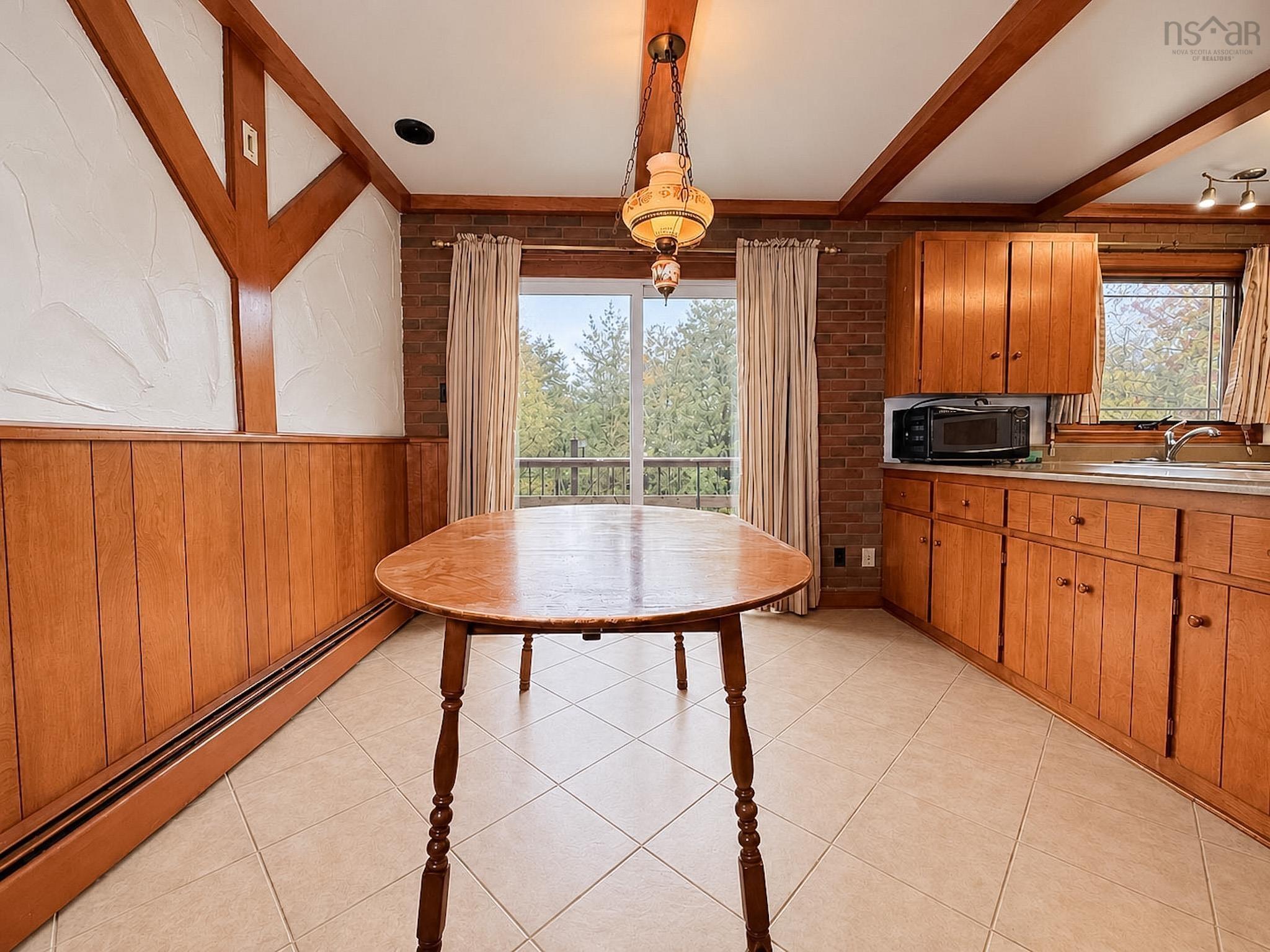 $529,000.00: 15 Lynnbrook Drive, Westmount
