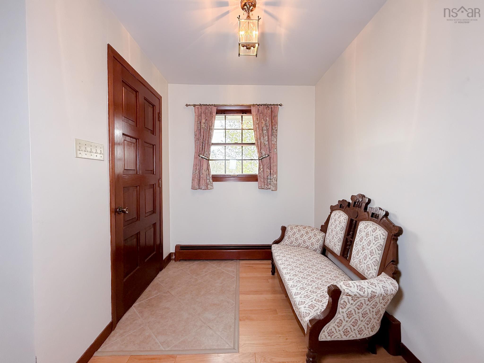 $529,000.00: 15 Lynnbrook Drive, Westmount