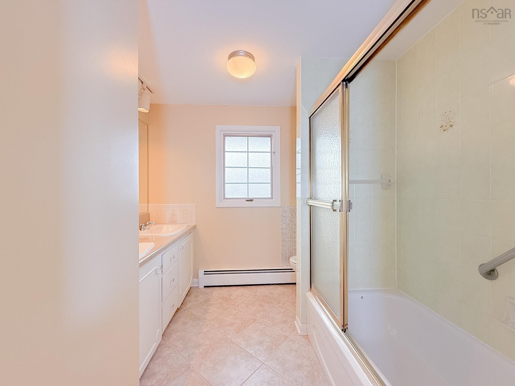 $529,000.00: 15 Lynnbrook Drive, Westmount