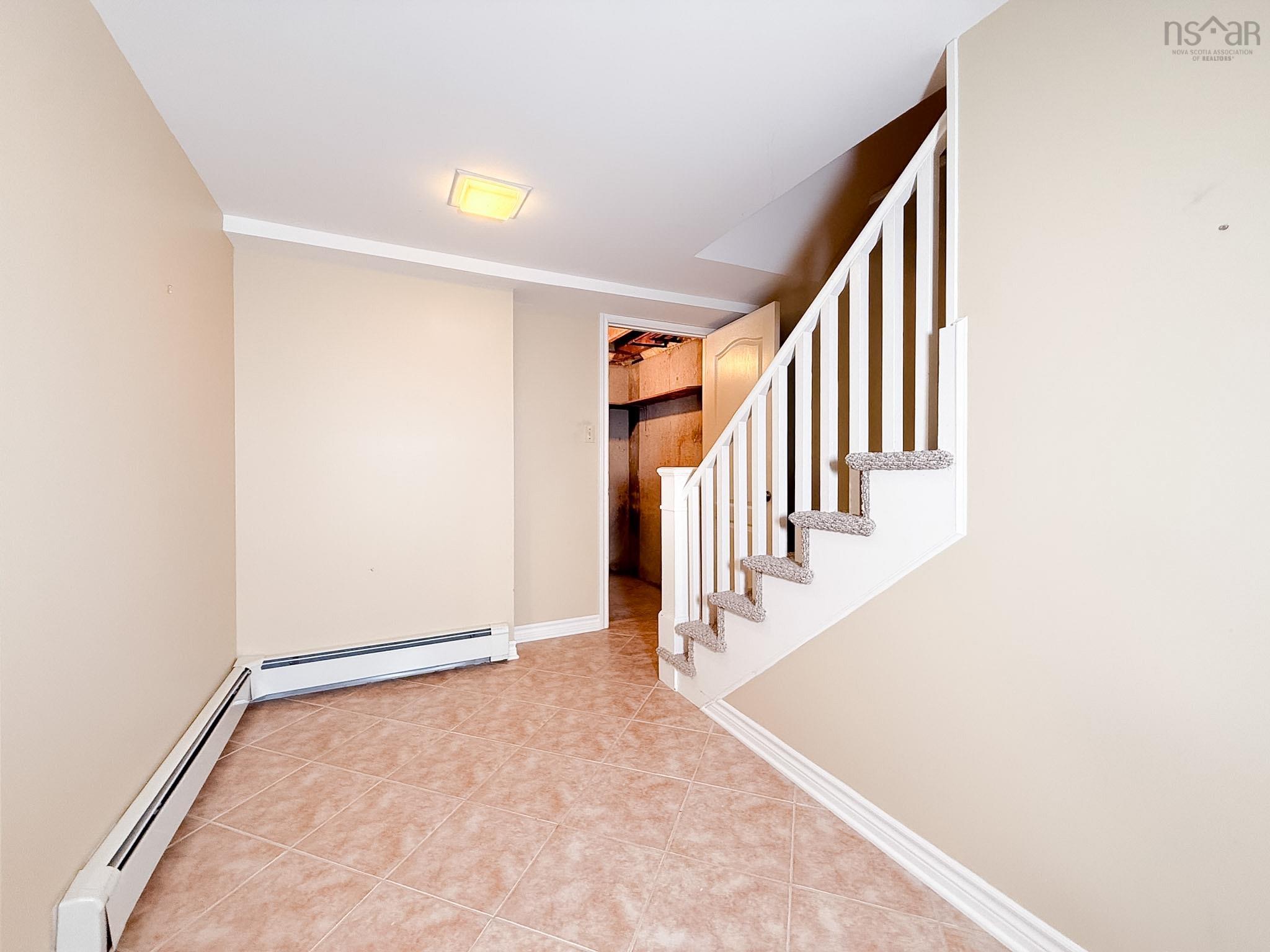 $529,000.00: 15 Lynnbrook Drive, Westmount