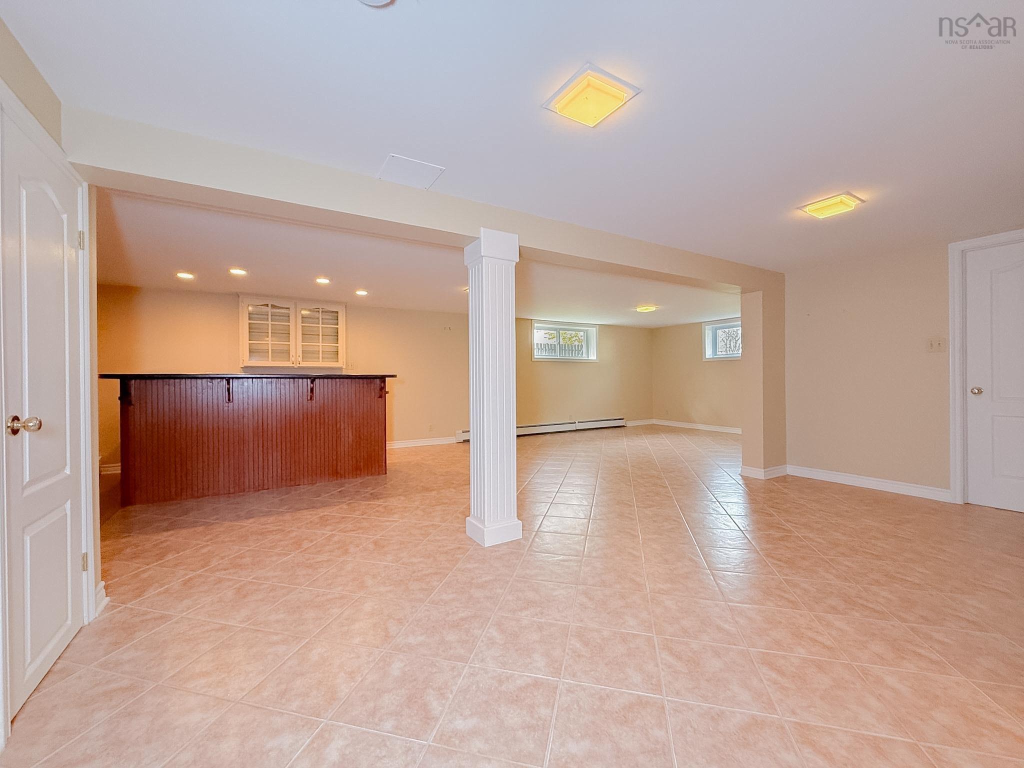 $529,000.00: 15 Lynnbrook Drive, Westmount