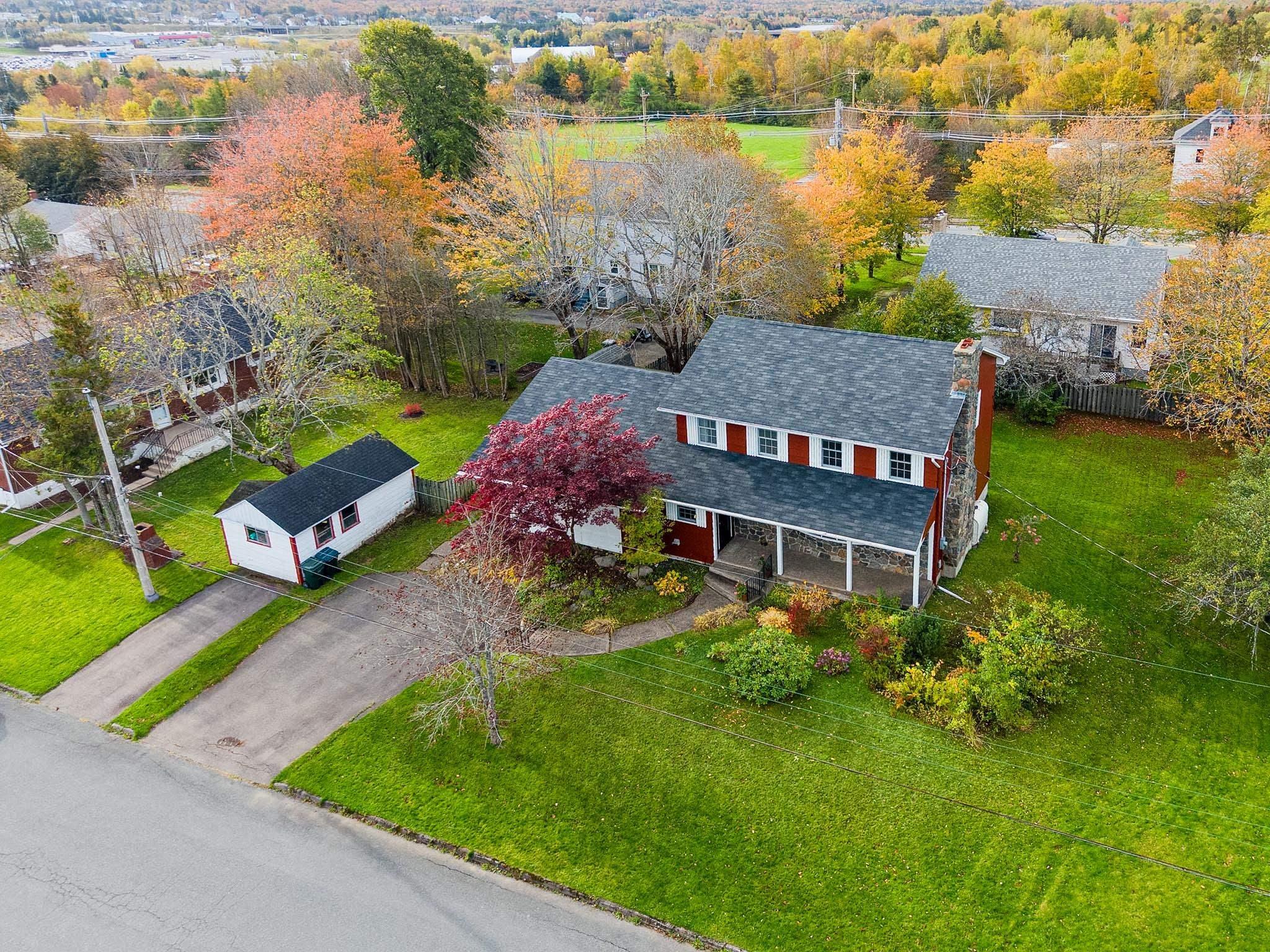 $529,000.00: 15 Lynnbrook Drive, Westmount