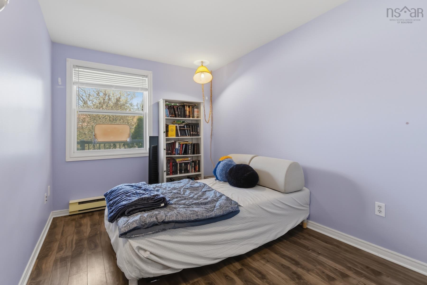 $299,900.00: 202 83 Kearney Lake Road, Halifax
