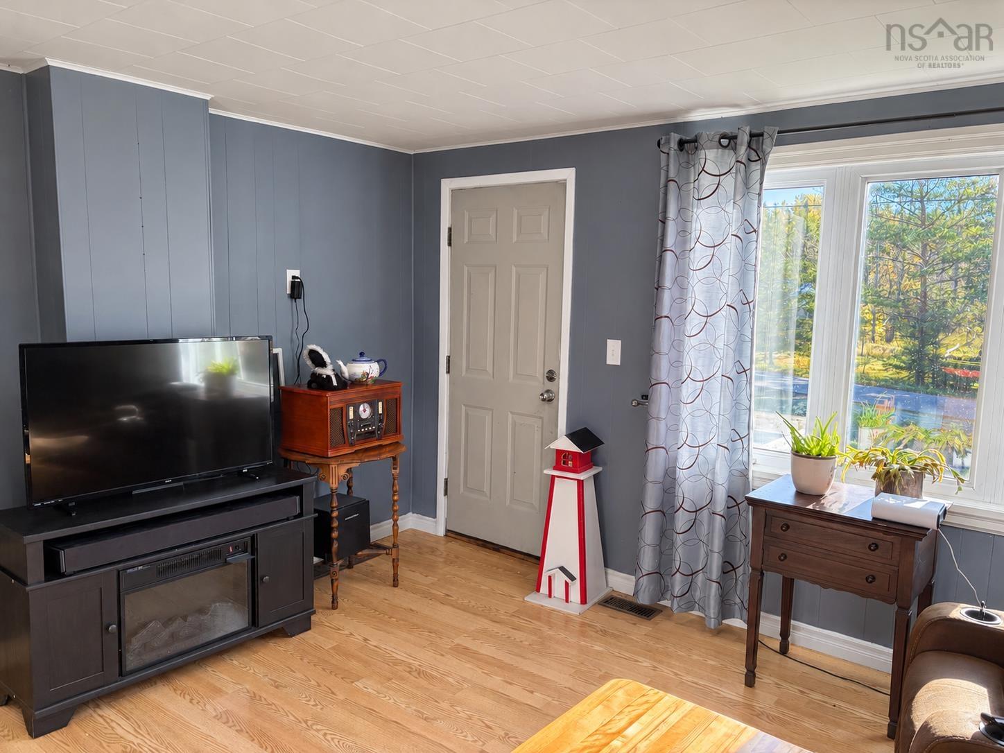 $150,000.00: 519 Cenotaph Road, West Bay Road