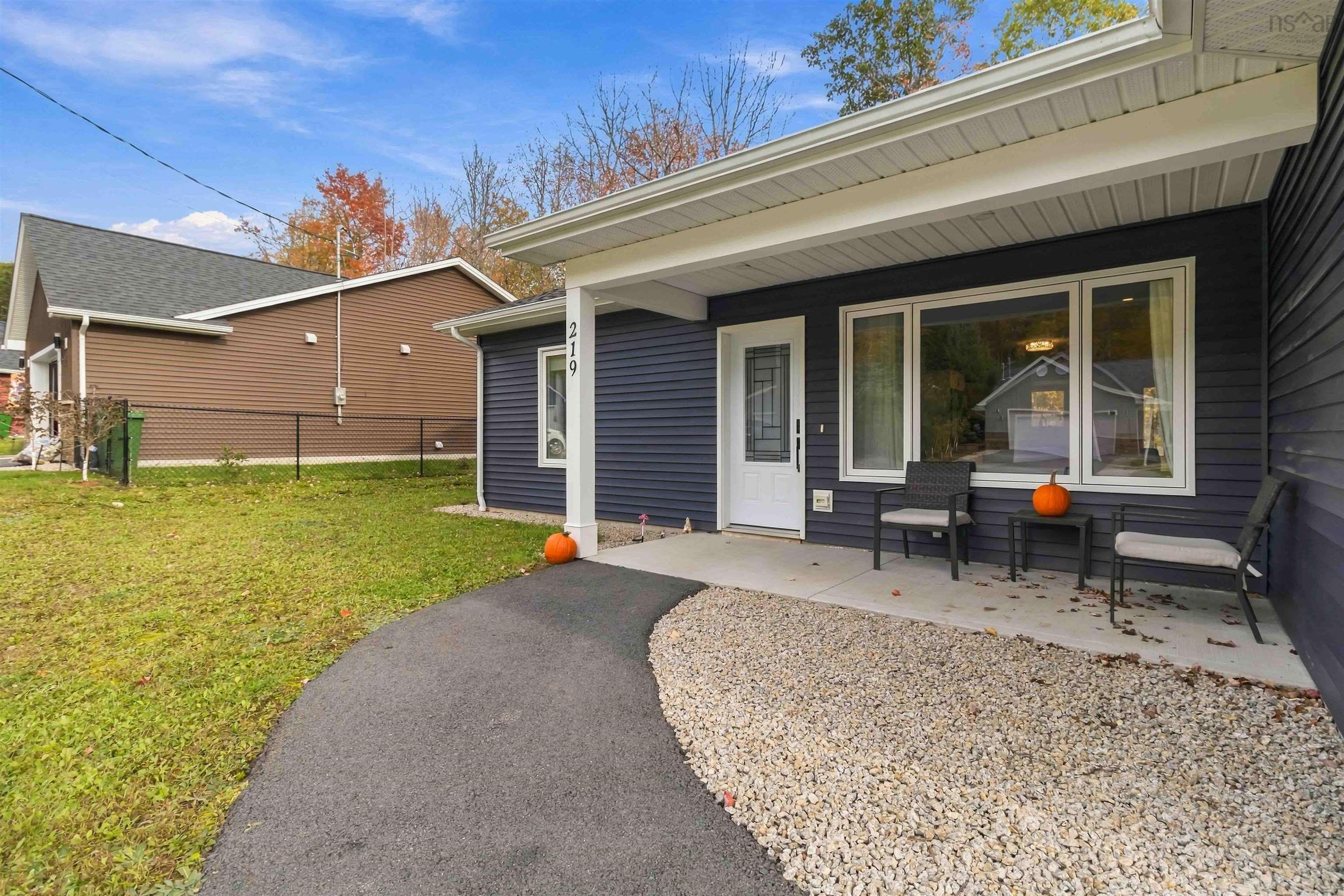 $489,900.00: 219 Winburn Avenue, Bridgewater