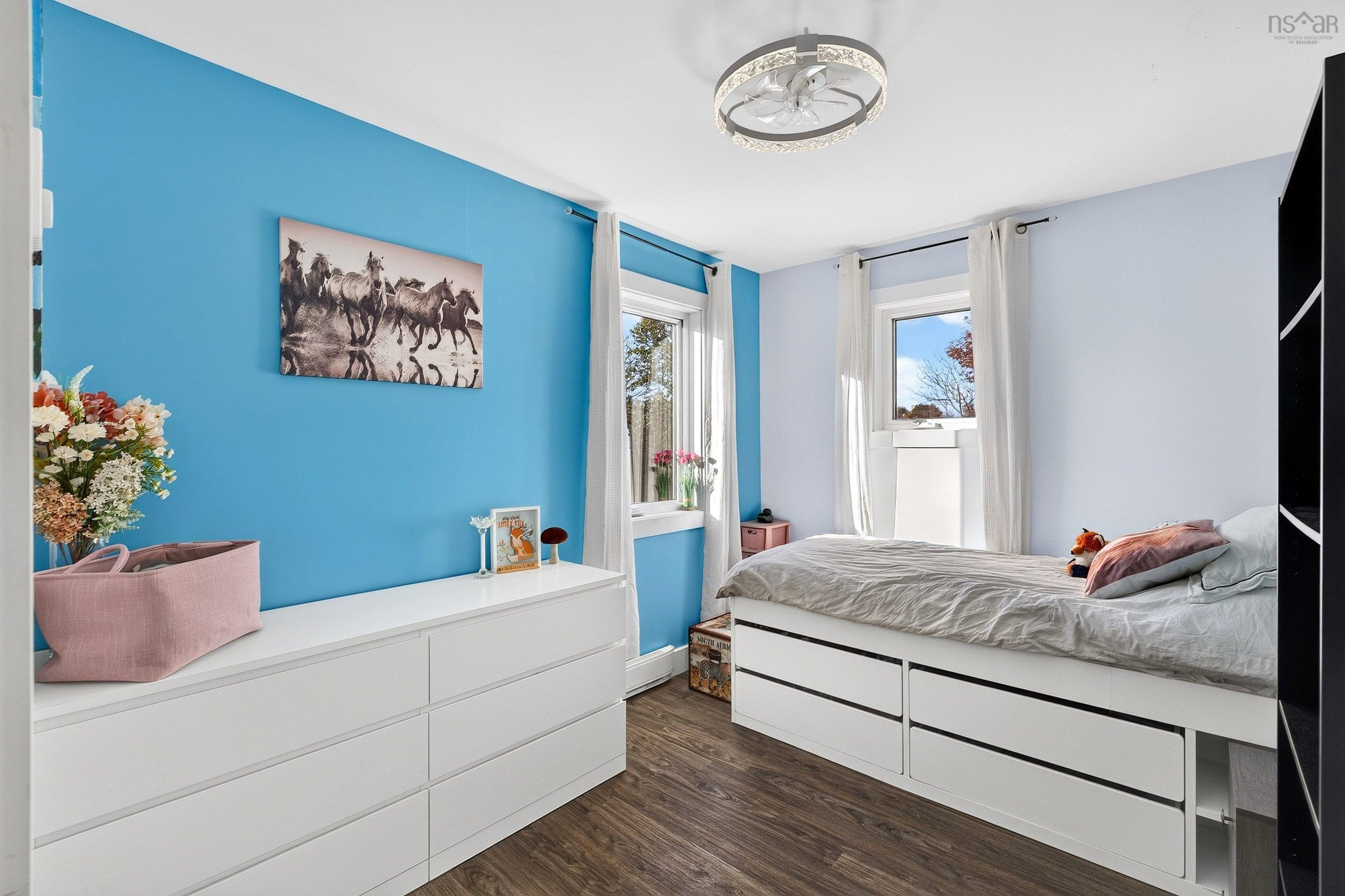 $640,000.00: 35 Old Halifax Road E, Newport Station