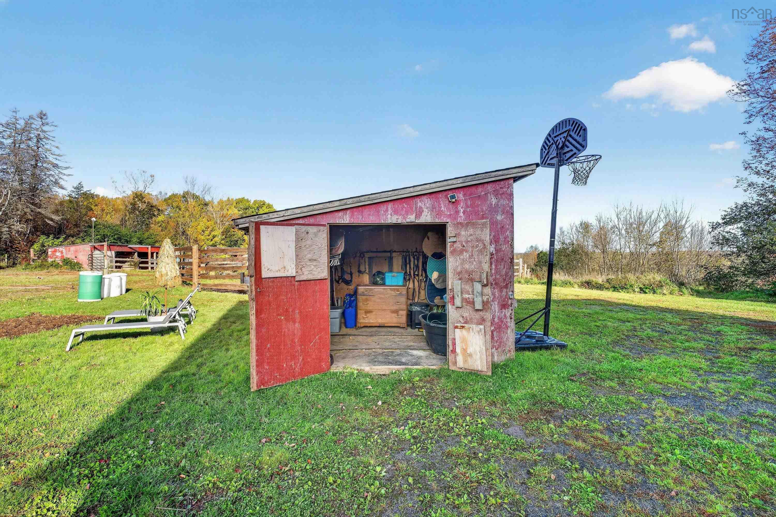 $640,000.00: 35 Old Halifax Road E, Newport Station