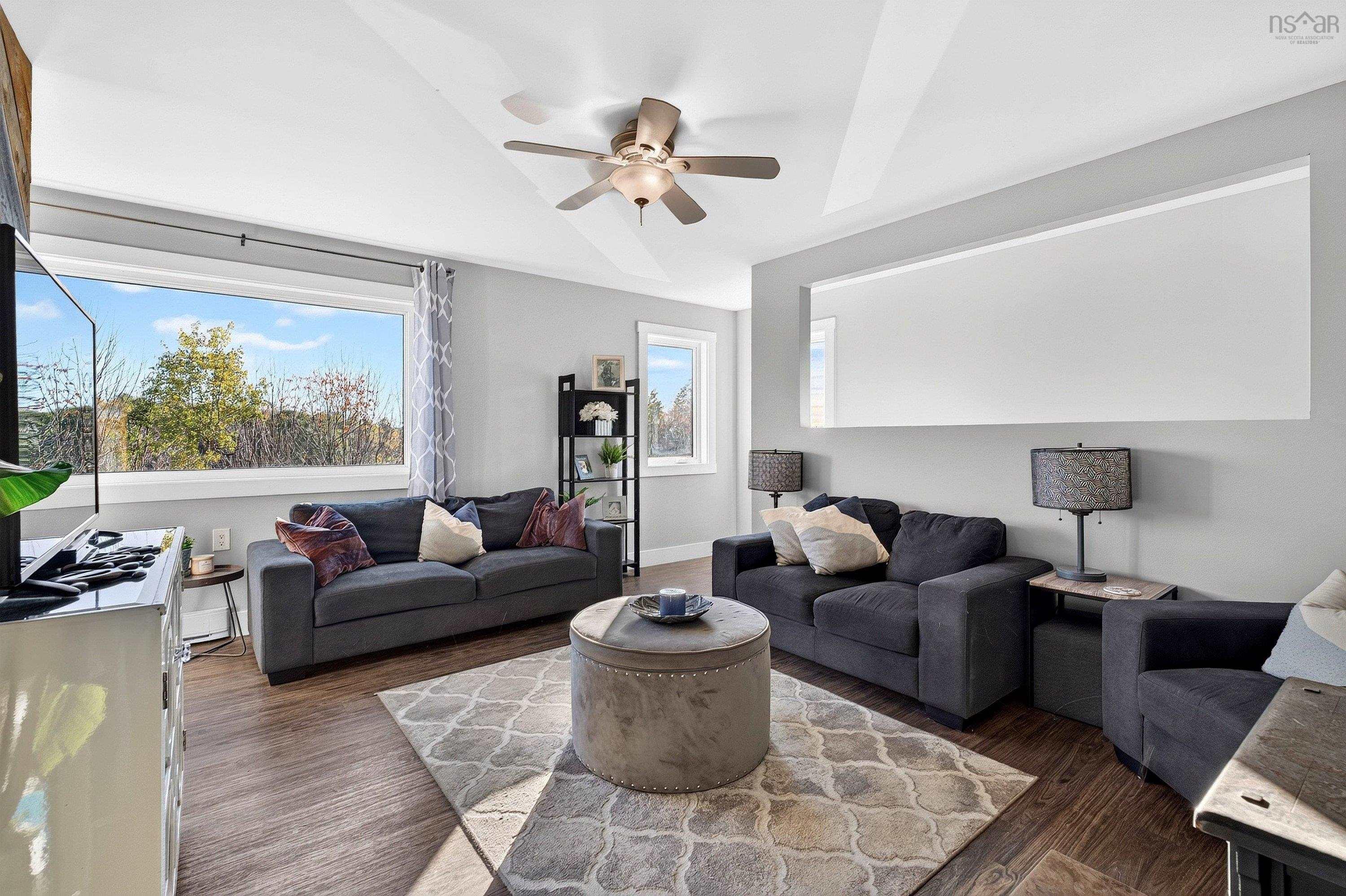 $640,000.00: 35 Old Halifax Road E, Newport Station