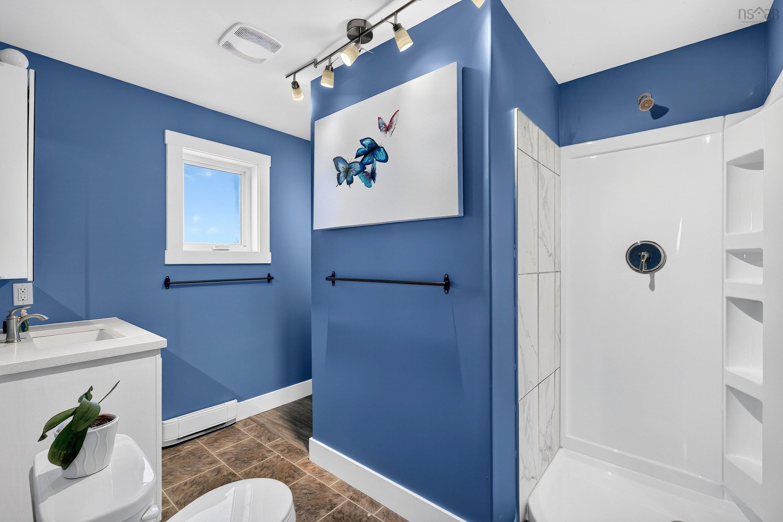 $640,000.00: 35 Old Halifax Road E, Newport Station