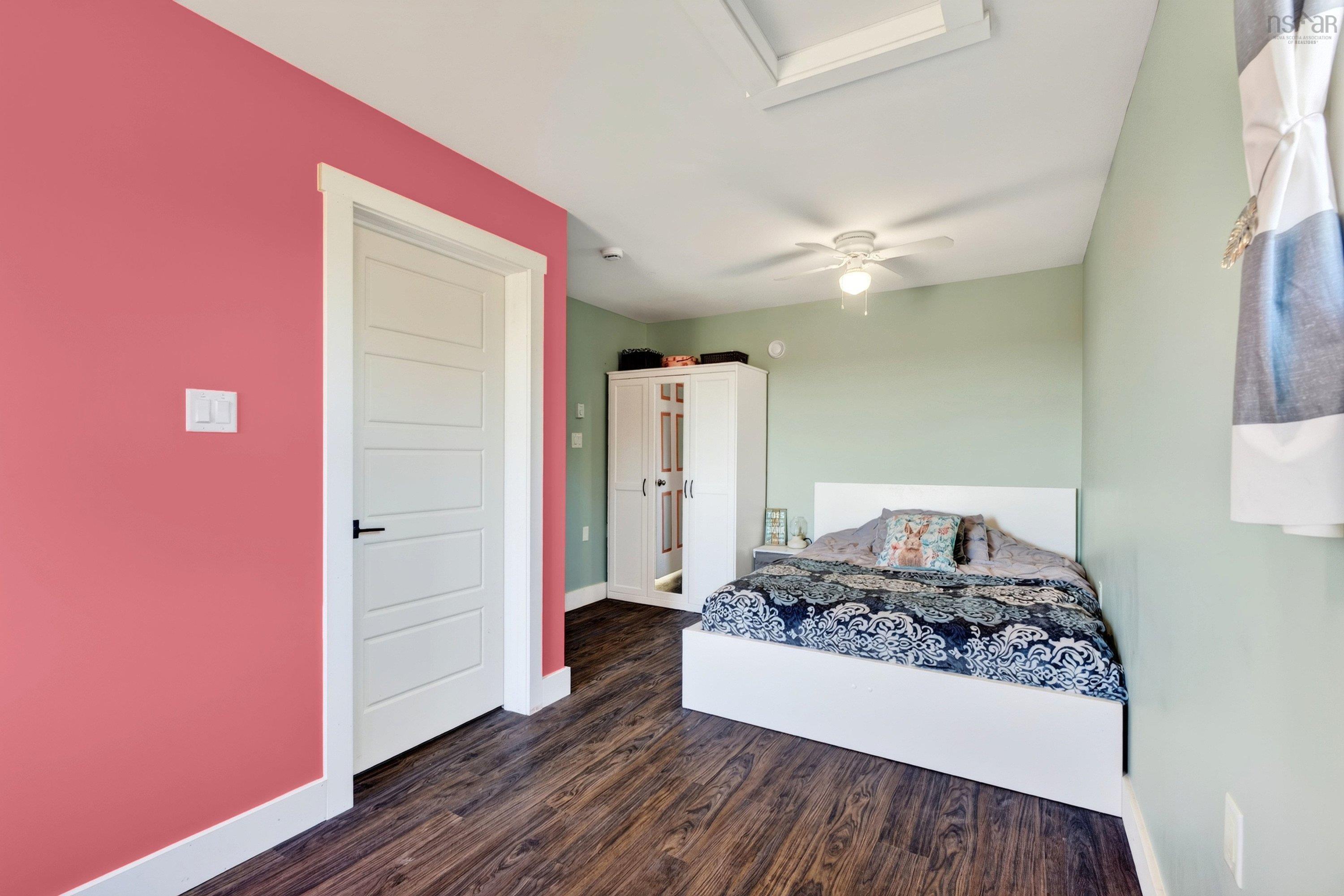 $640,000.00: 35 Old Halifax Road E, Newport Station
