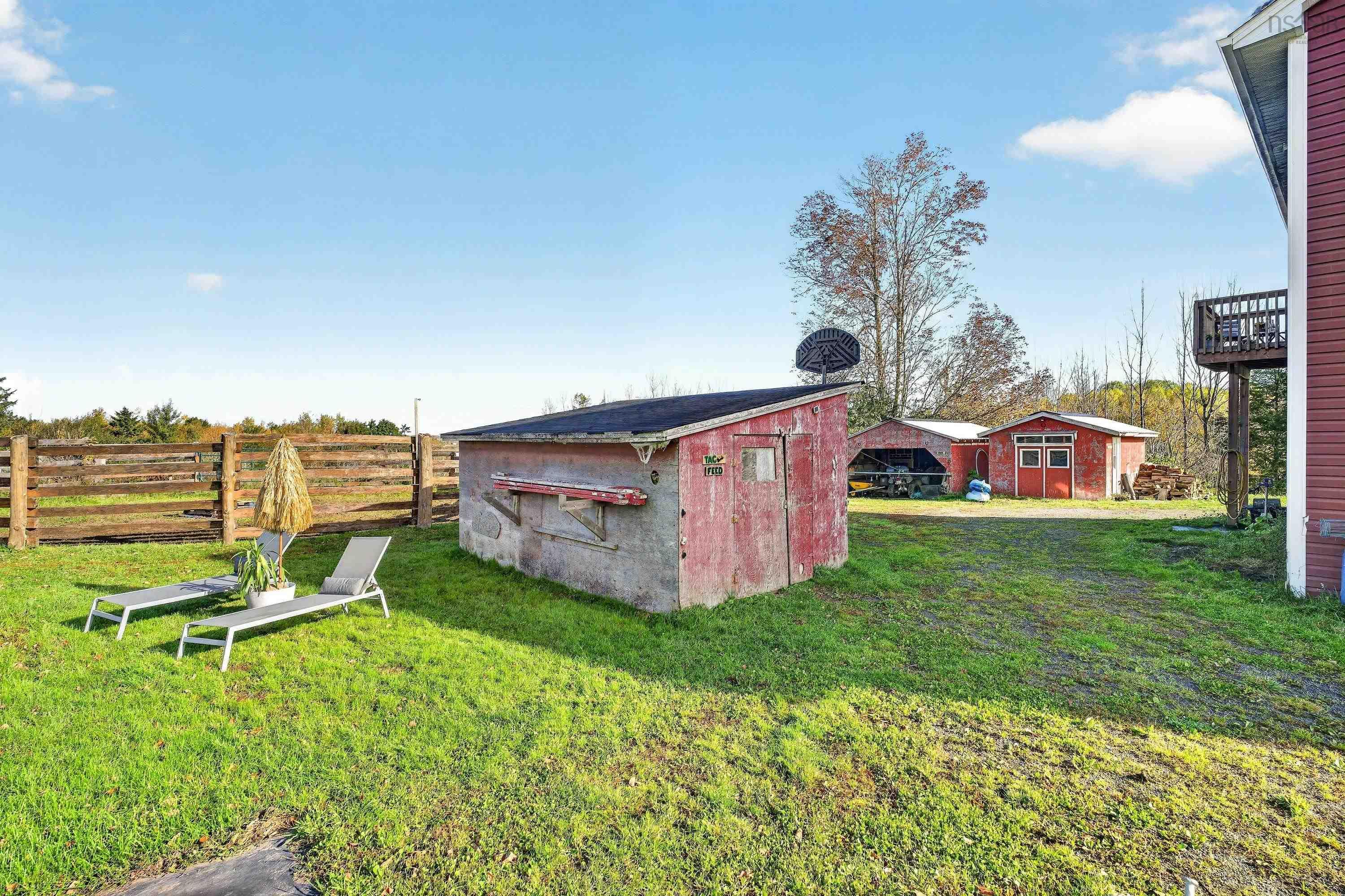 $640,000.00: 35 Old Halifax Road E, Newport Station