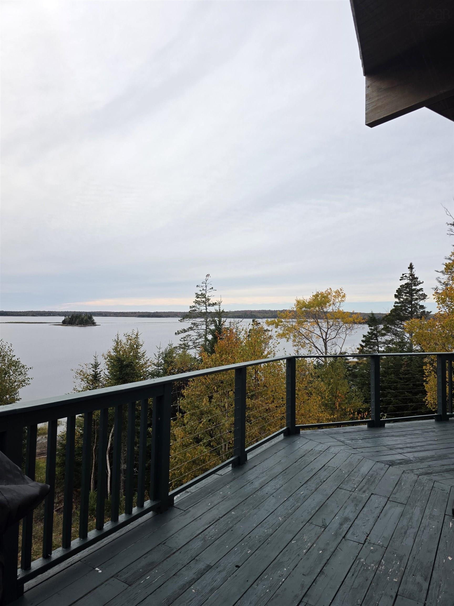$475,000.00: 1089 East Green Harbour Road, East Green Harbour