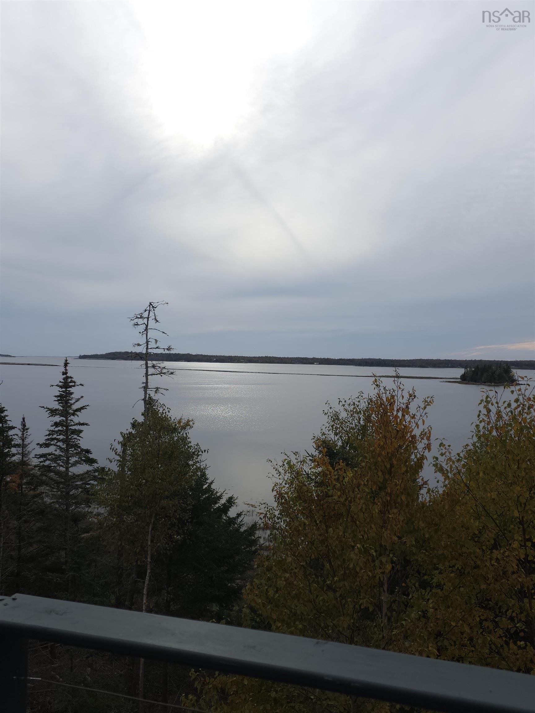 $475,000.00: 1089 East Green Harbour Road, East Green Harbour