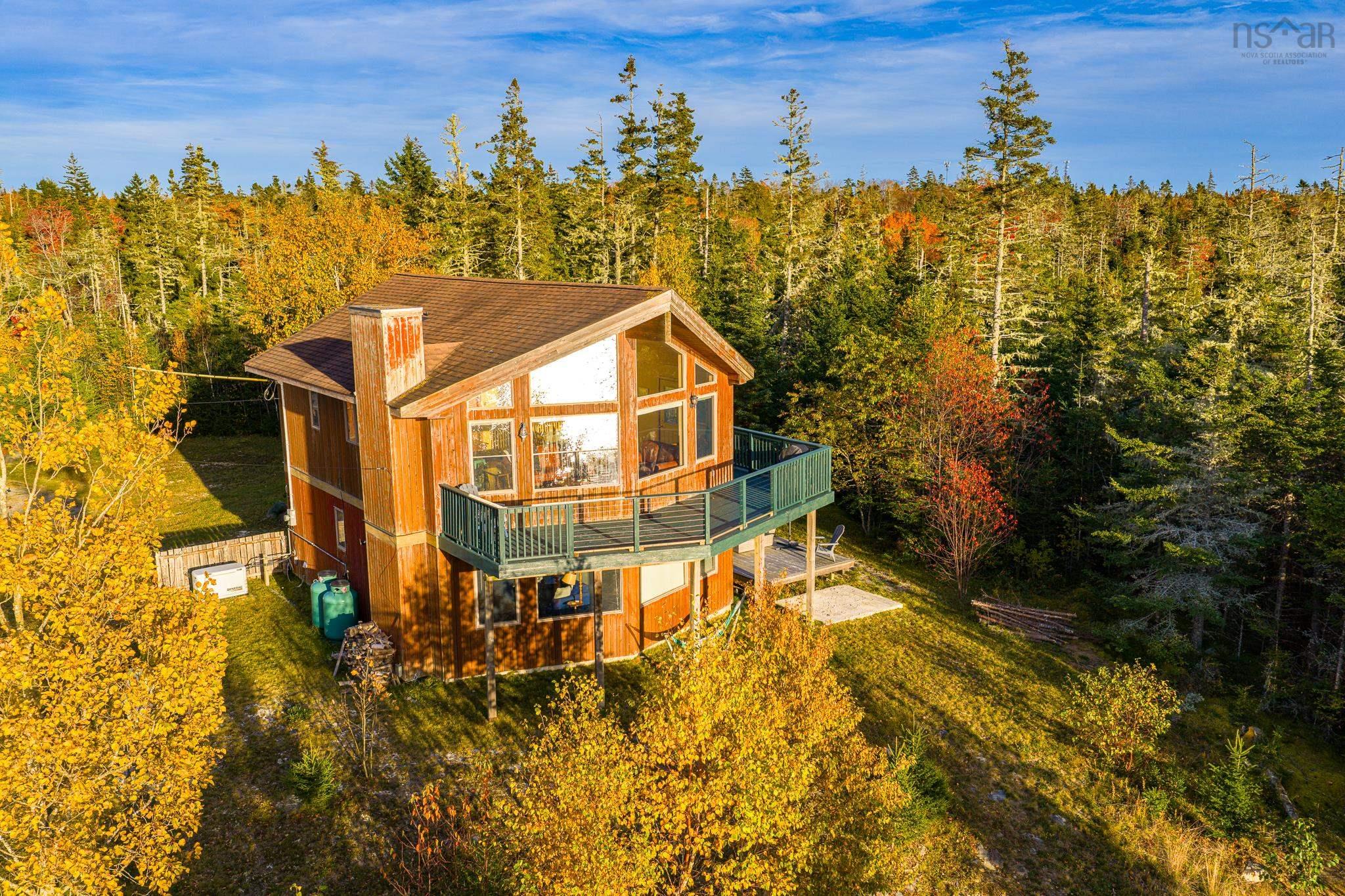 $475,000.00: 1089 East Green Harbour Road, East Green Harbour