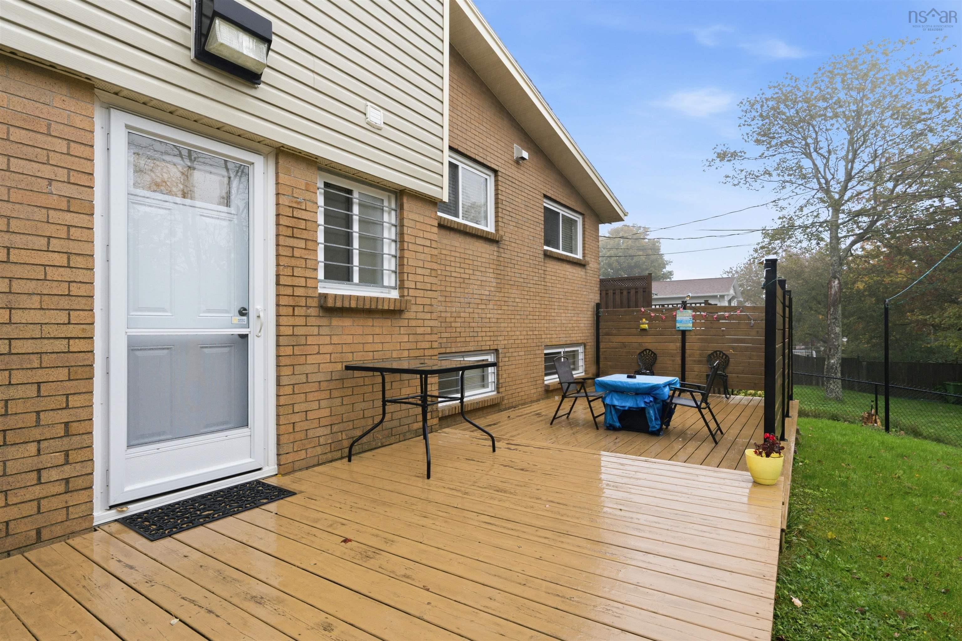 $789,900.00: 74 Hazelholme Drive, Halifax