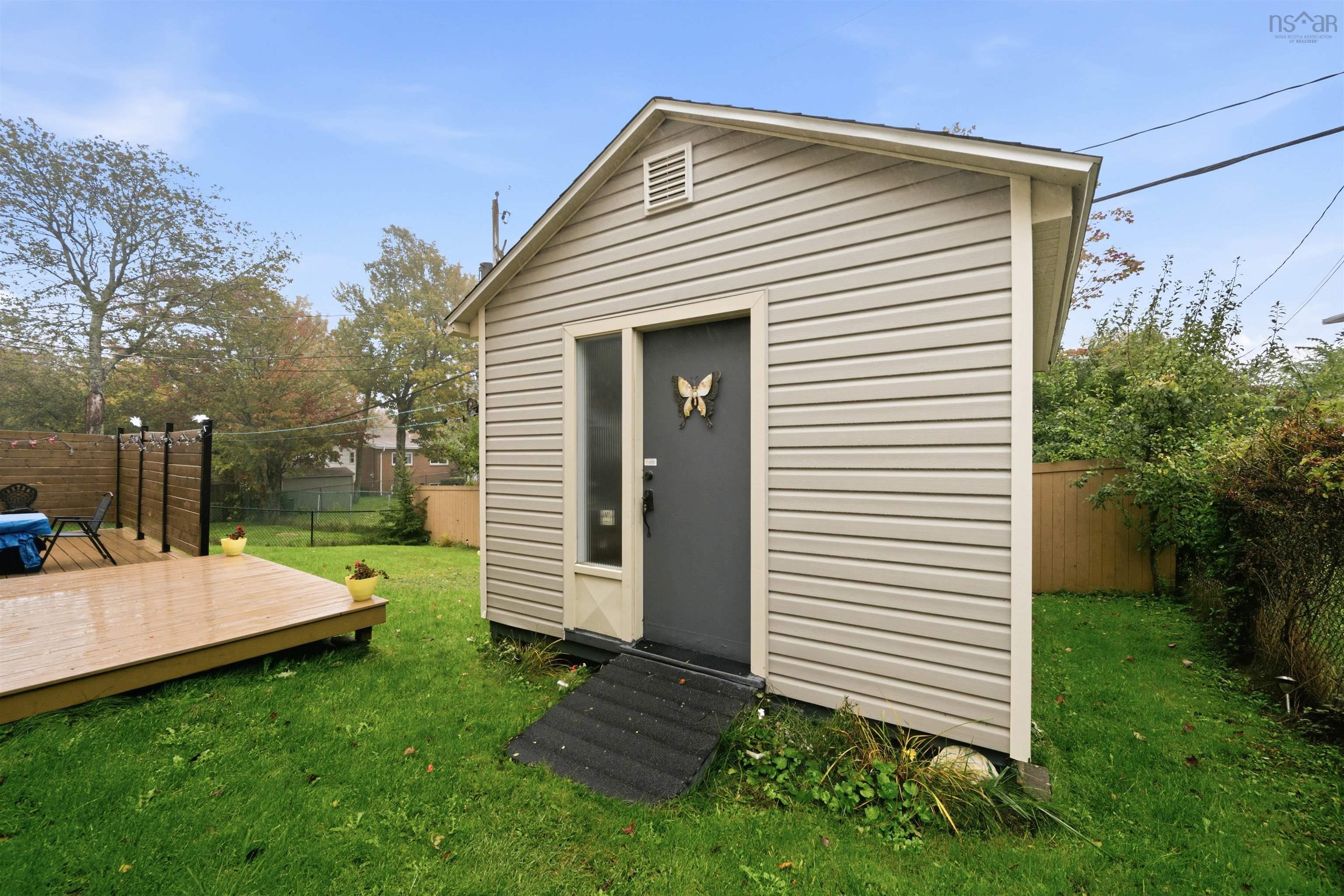 $789,900.00: 74 Hazelholme Drive, Halifax