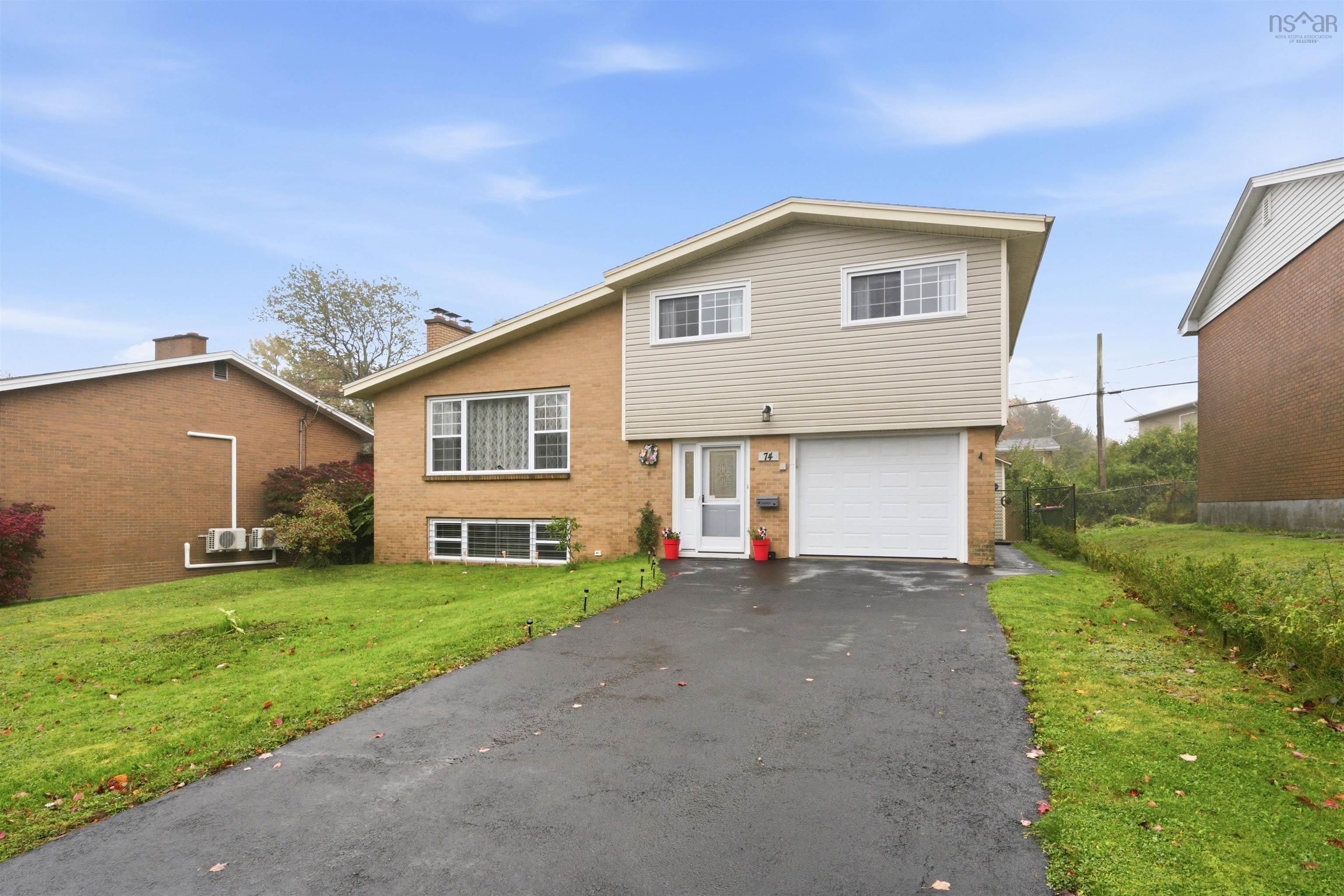 $789,900.00: 74 Hazelholme Drive, Halifax