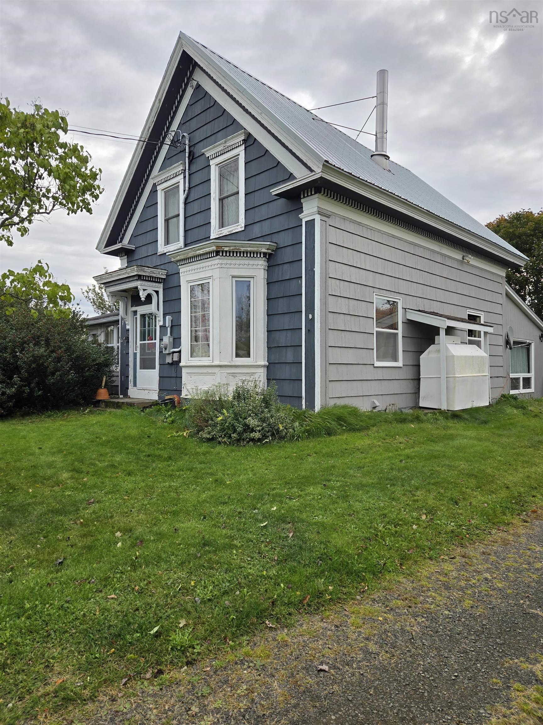 $340,000.00: 5992 Highway 1, Granville Centre
