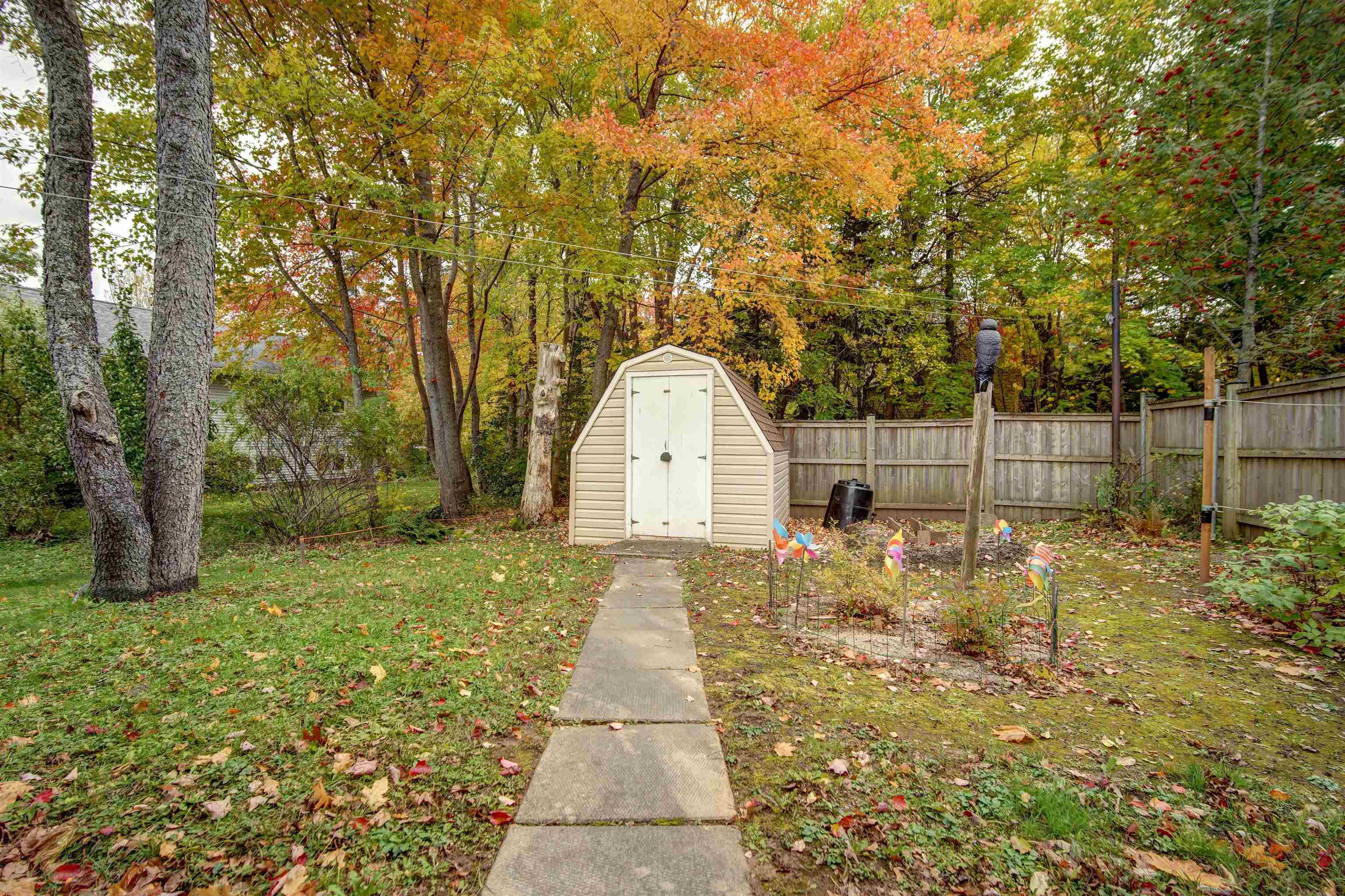 $629,900.00: 28 Fort Sackville Road, Bedford