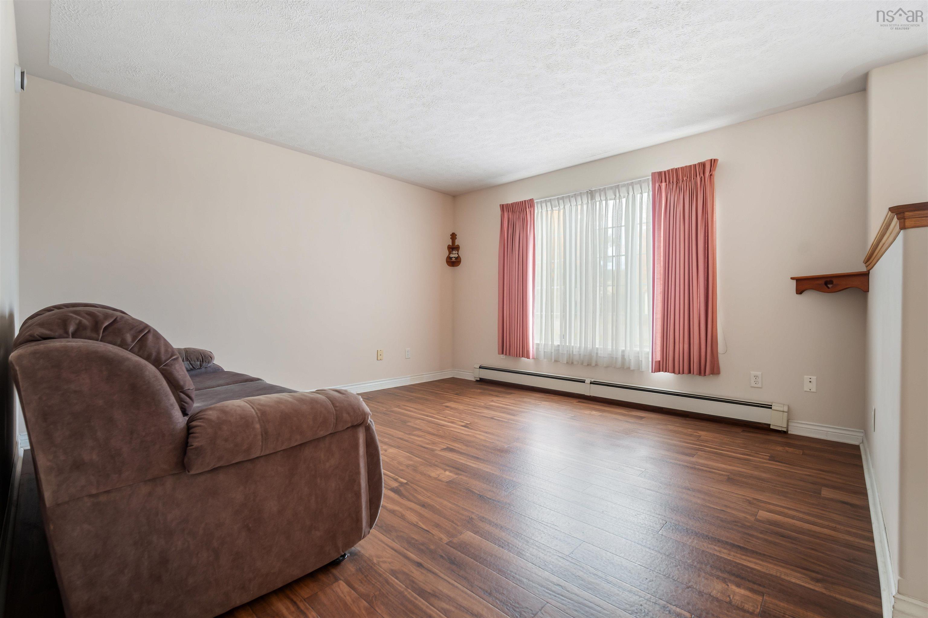 $629,900.00: 28 Fort Sackville Road, Bedford