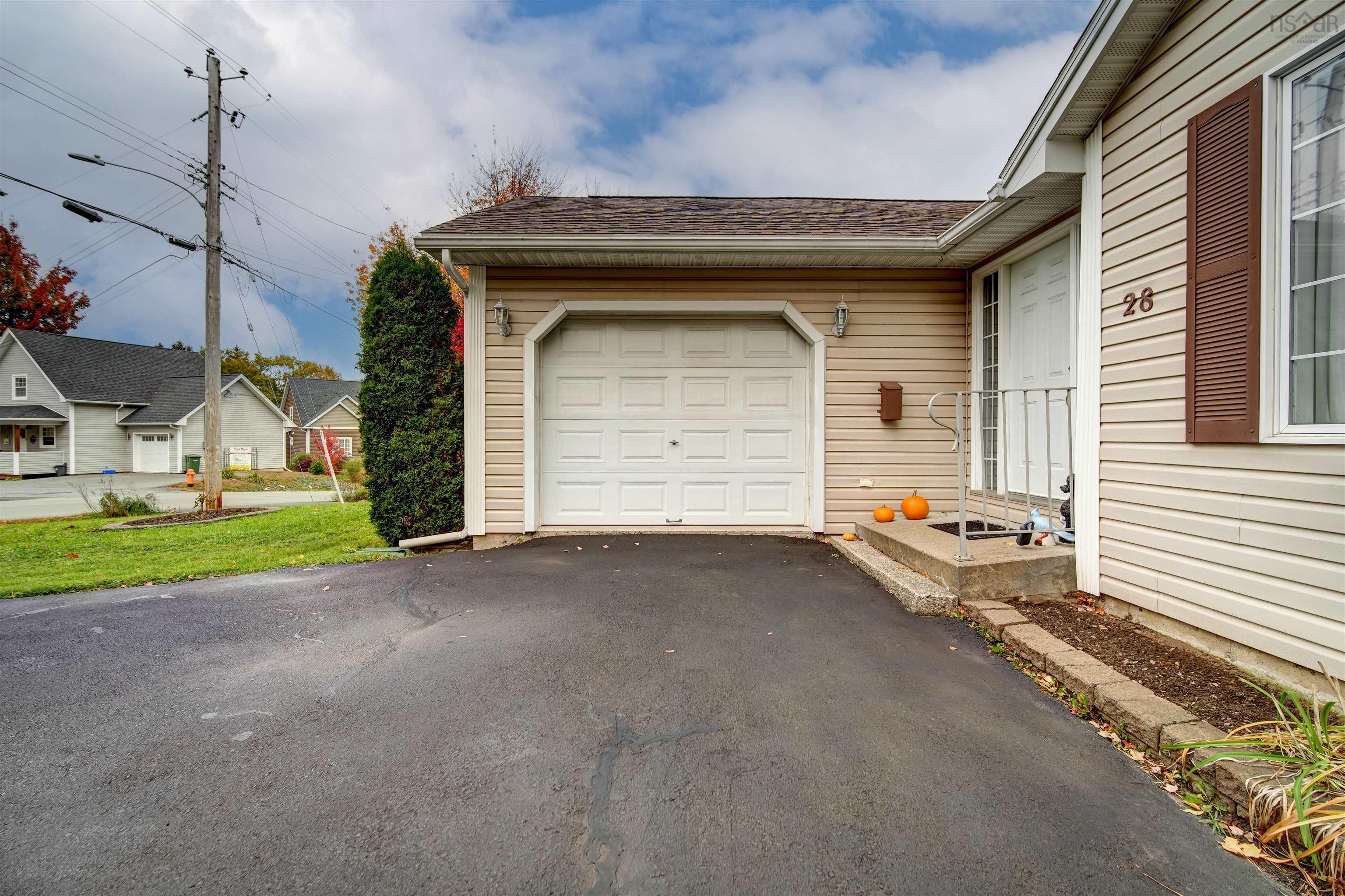 $629,900.00: 28 Fort Sackville Road, Bedford