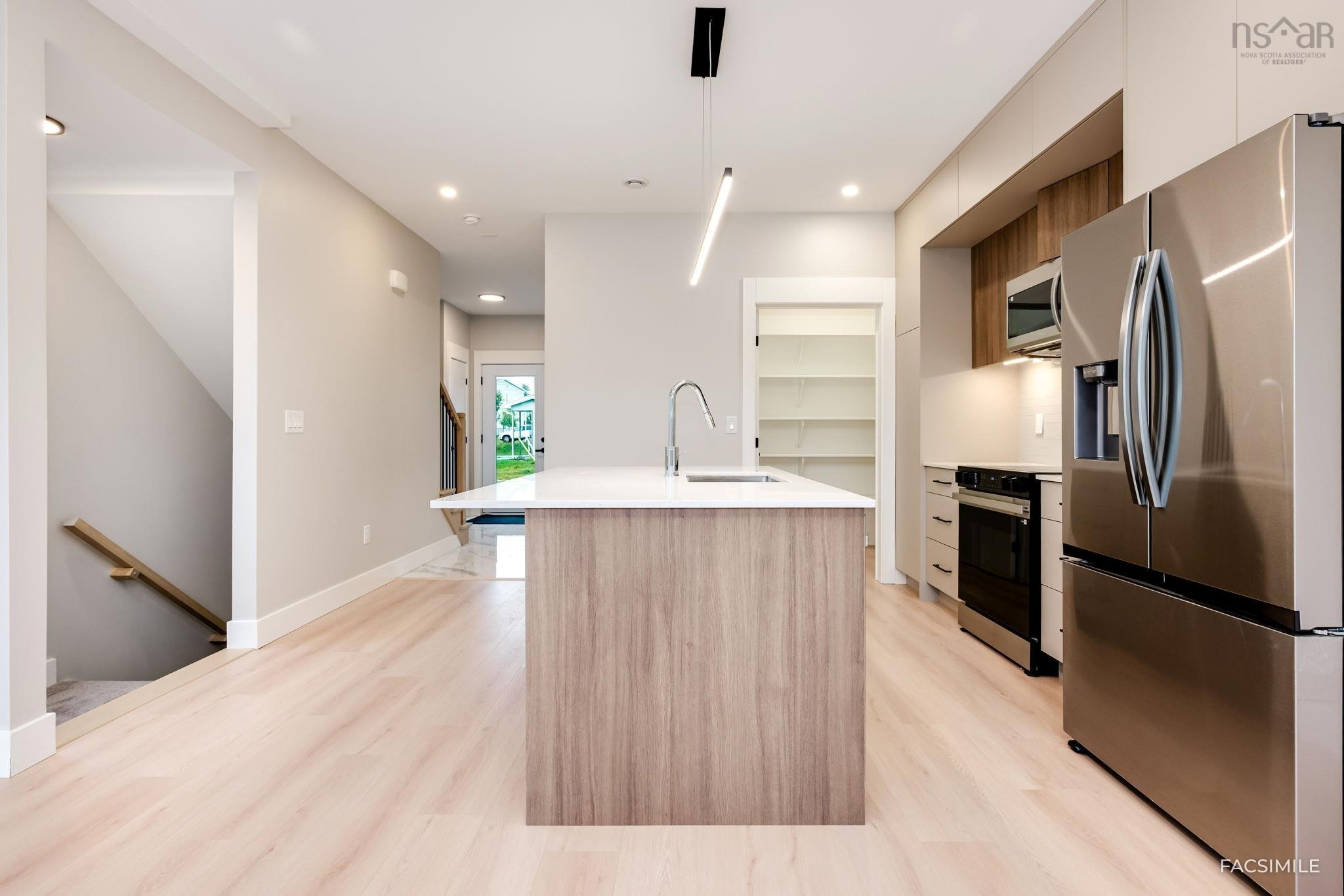 $699,900.00: 25A 184 Honeygold Drive, Halifax