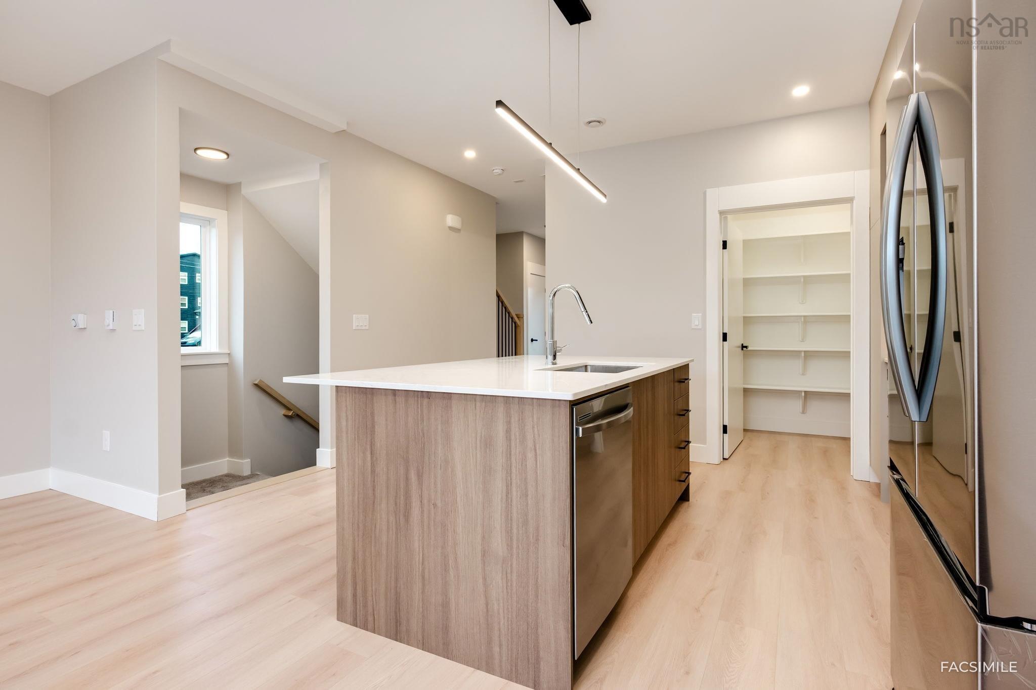 $699,900.00: 25A 184 Honeygold Drive, Halifax