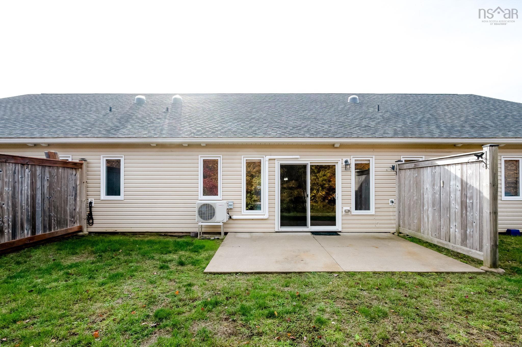 $410,000.00: 50 Founders Court, Porters Lake