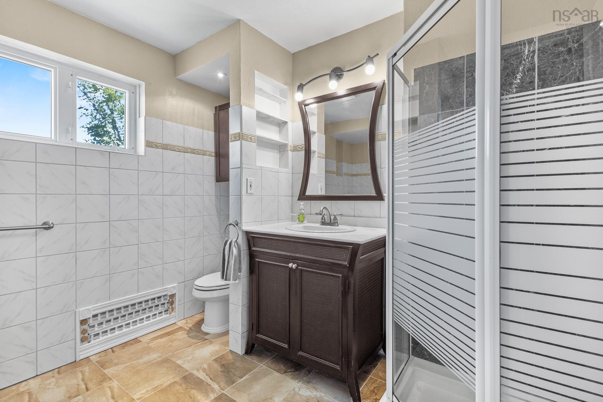 A & B 86 Oakes Road, Fall River, NS (MLS® 202626478)