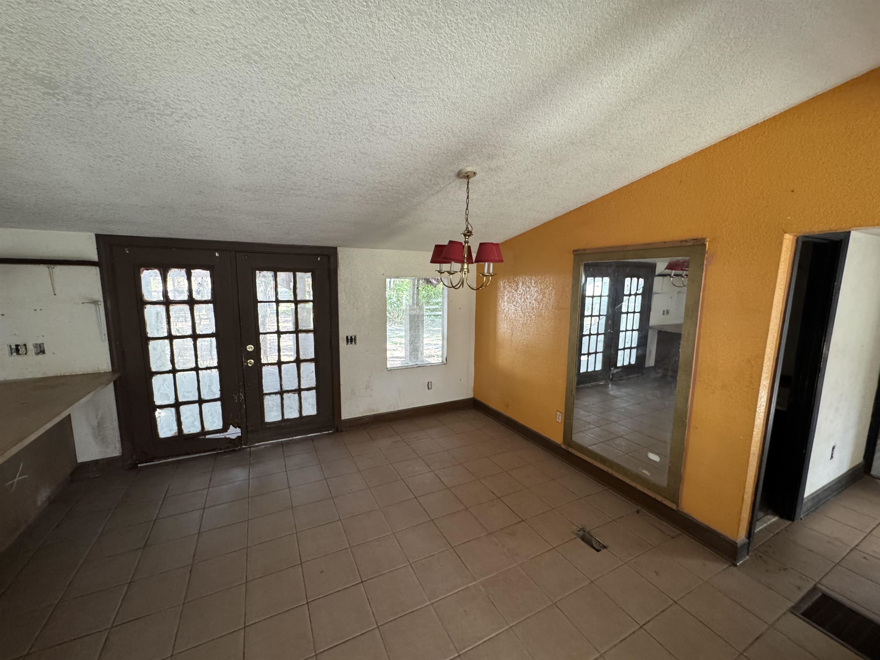 6536 Sherry Ln