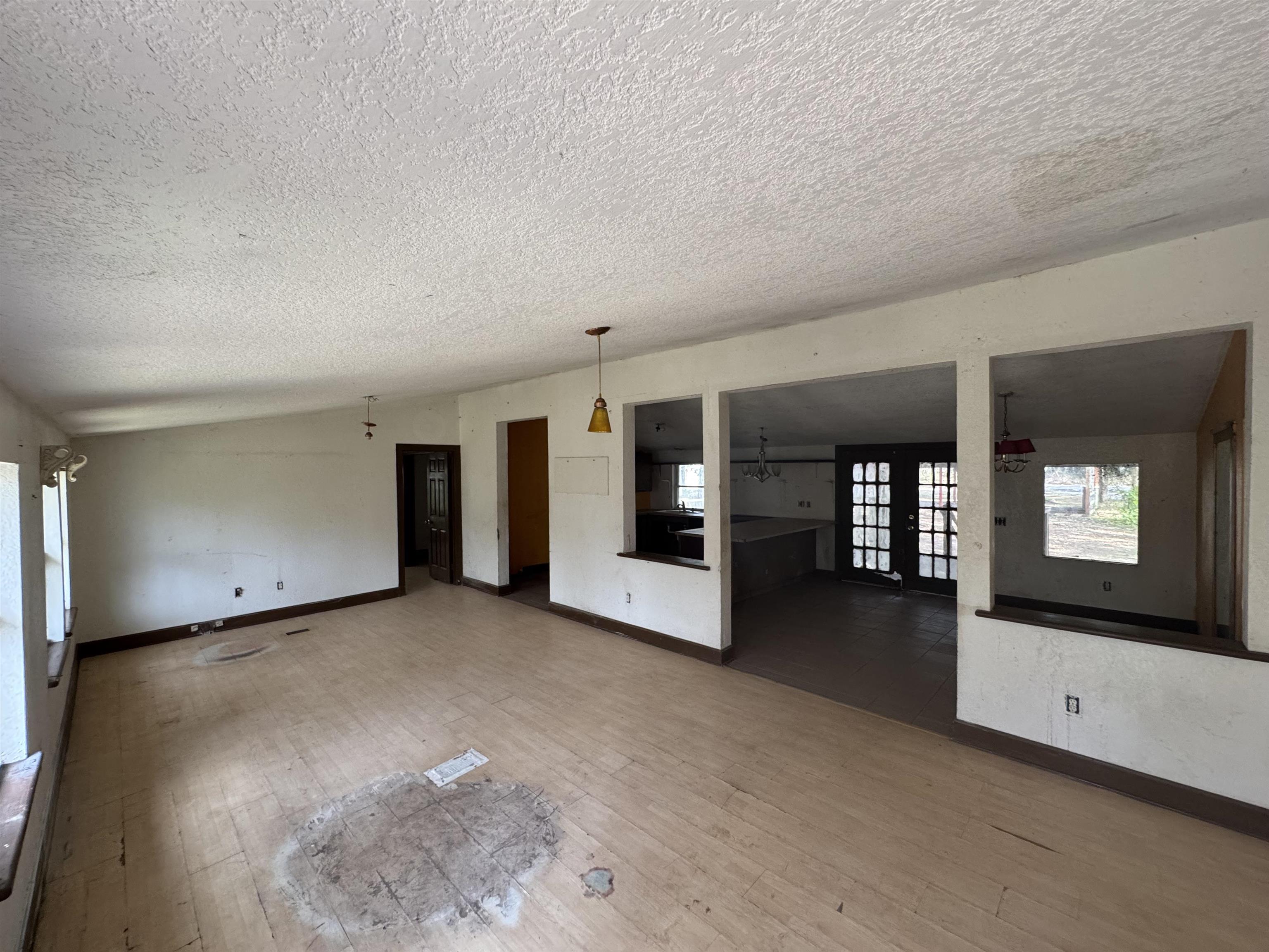 6536 Sherry Ln