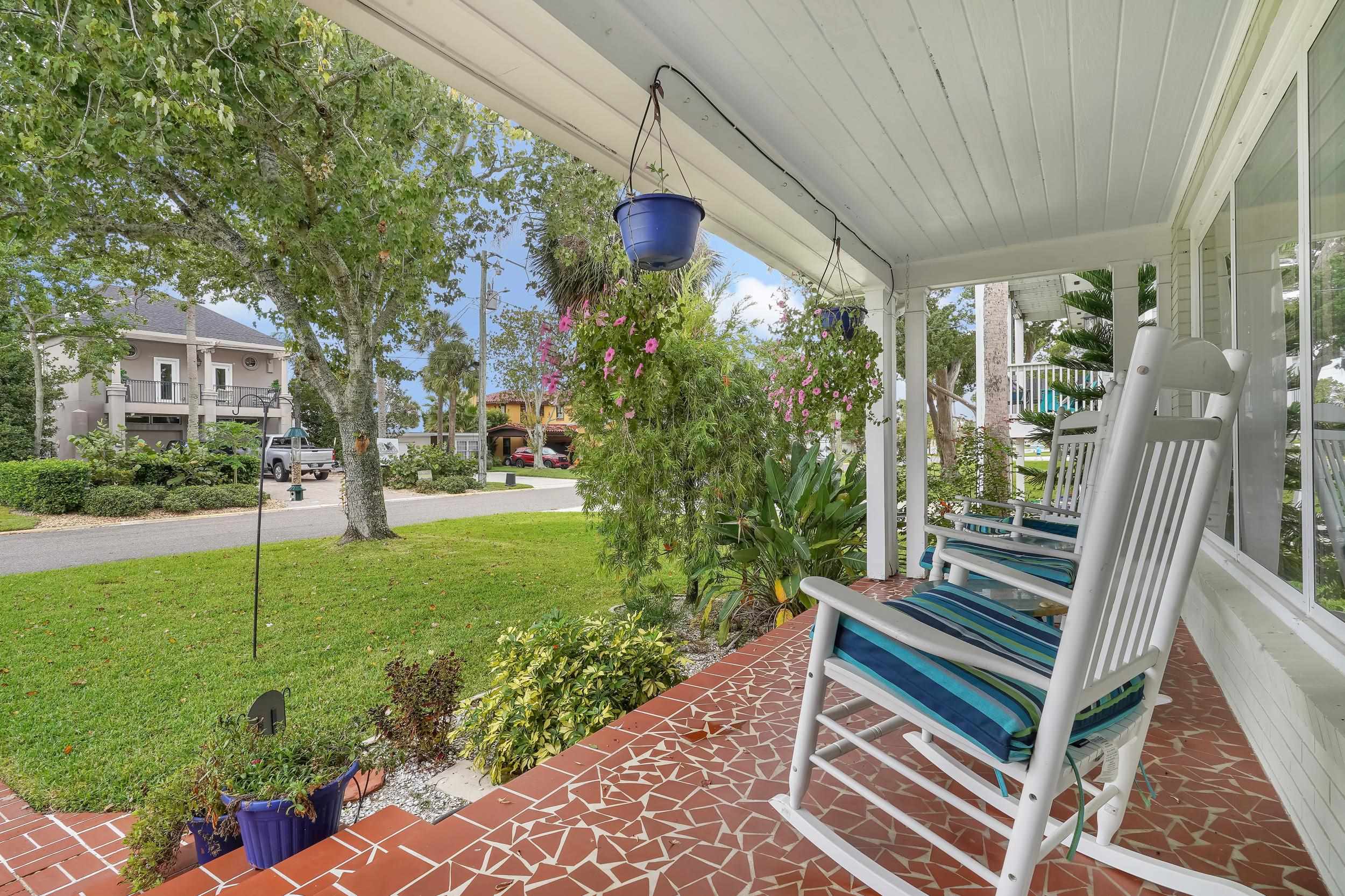 26 Dolphin Dr