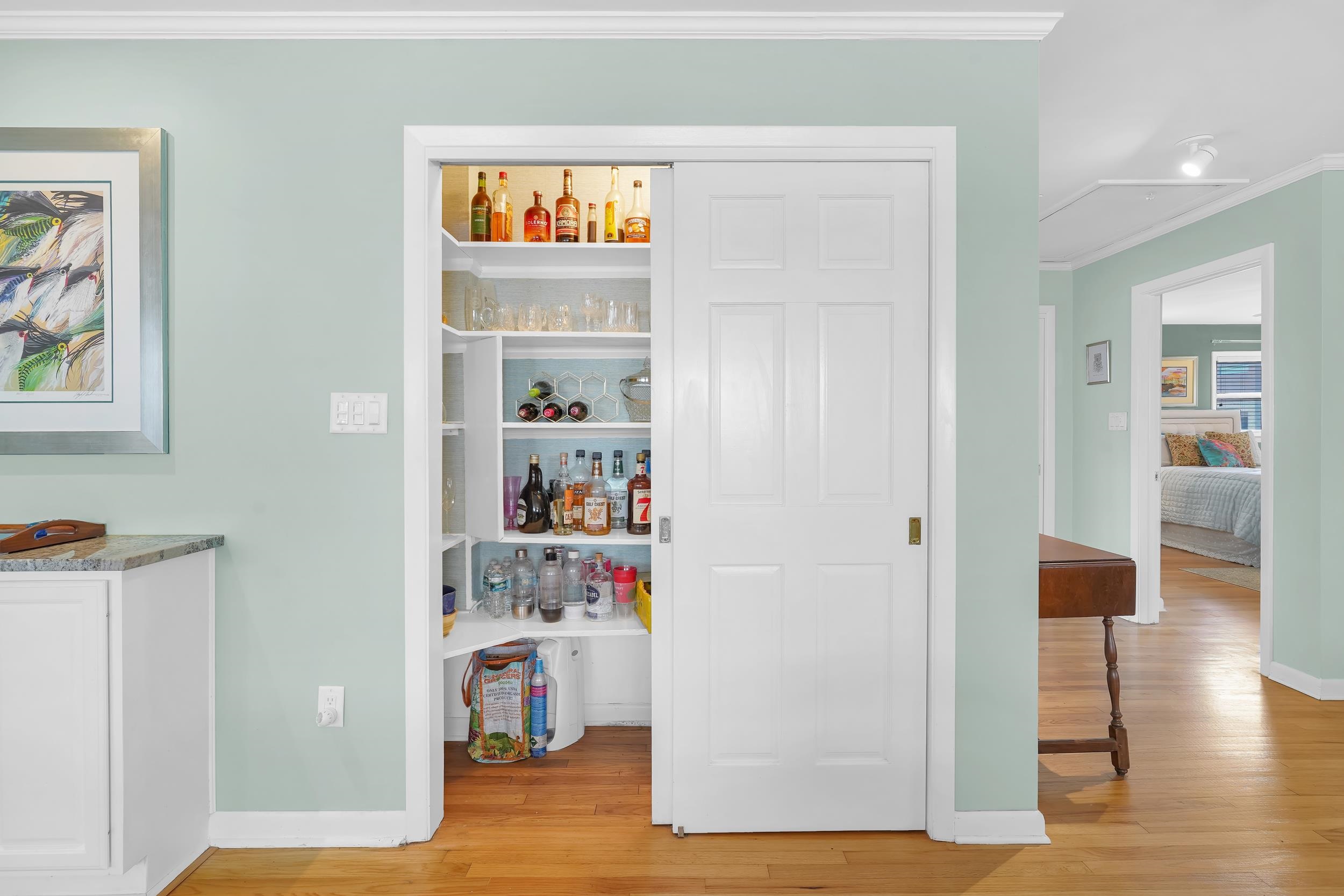 26 Dolphin Dr
