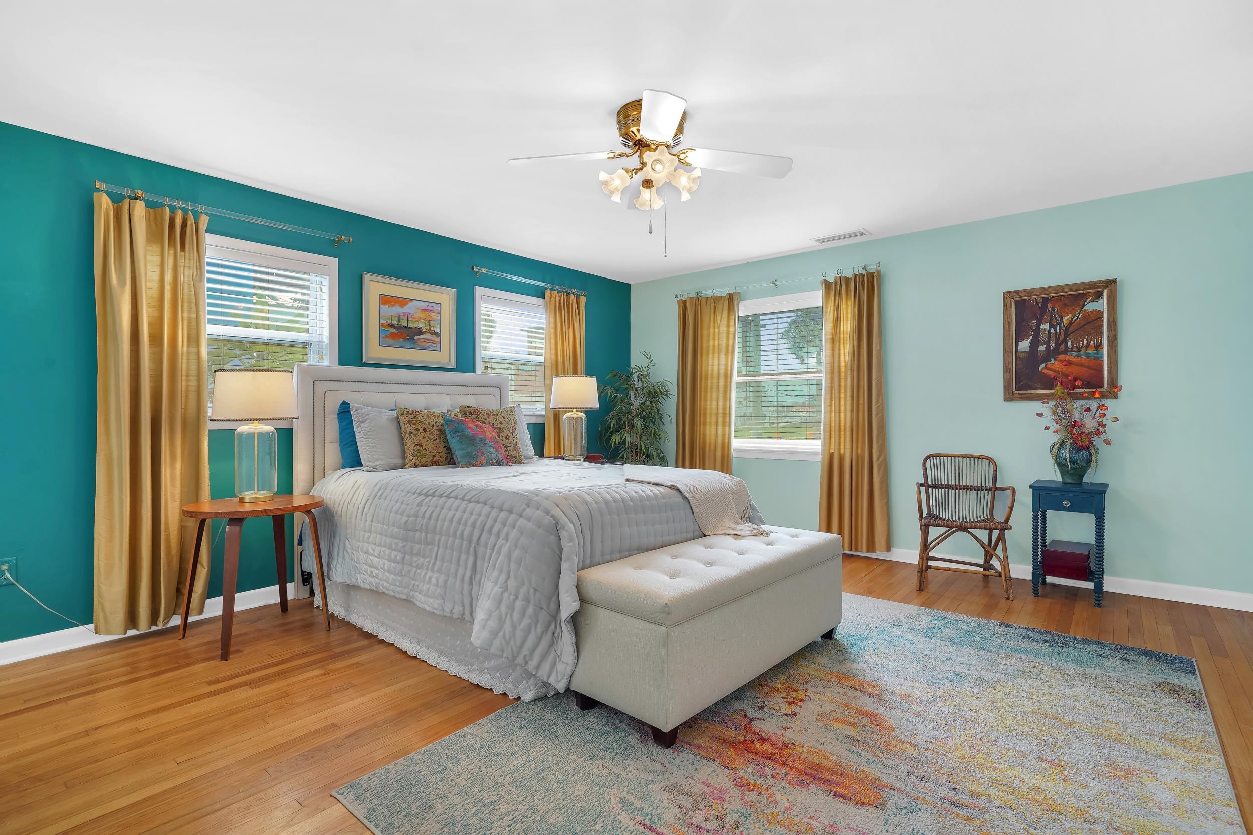 26 Dolphin Dr