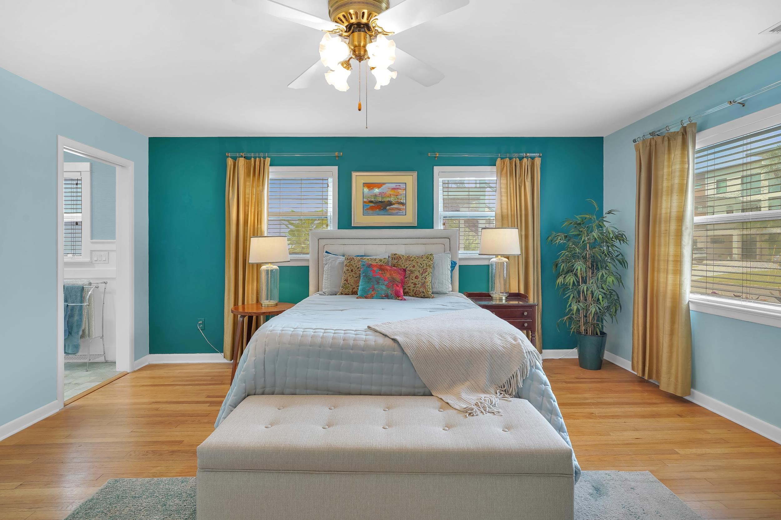 26 Dolphin Dr
