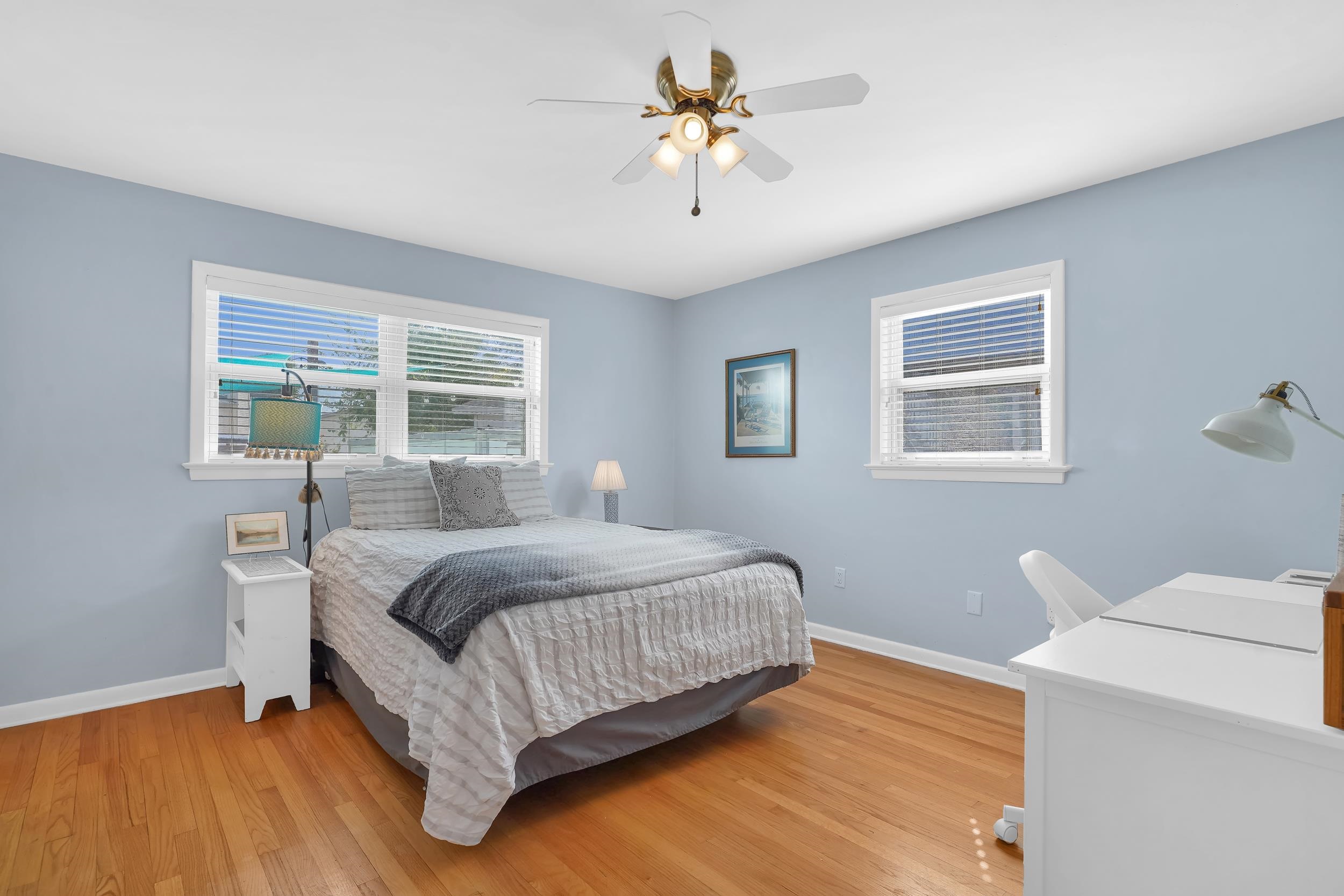 26 Dolphin Dr