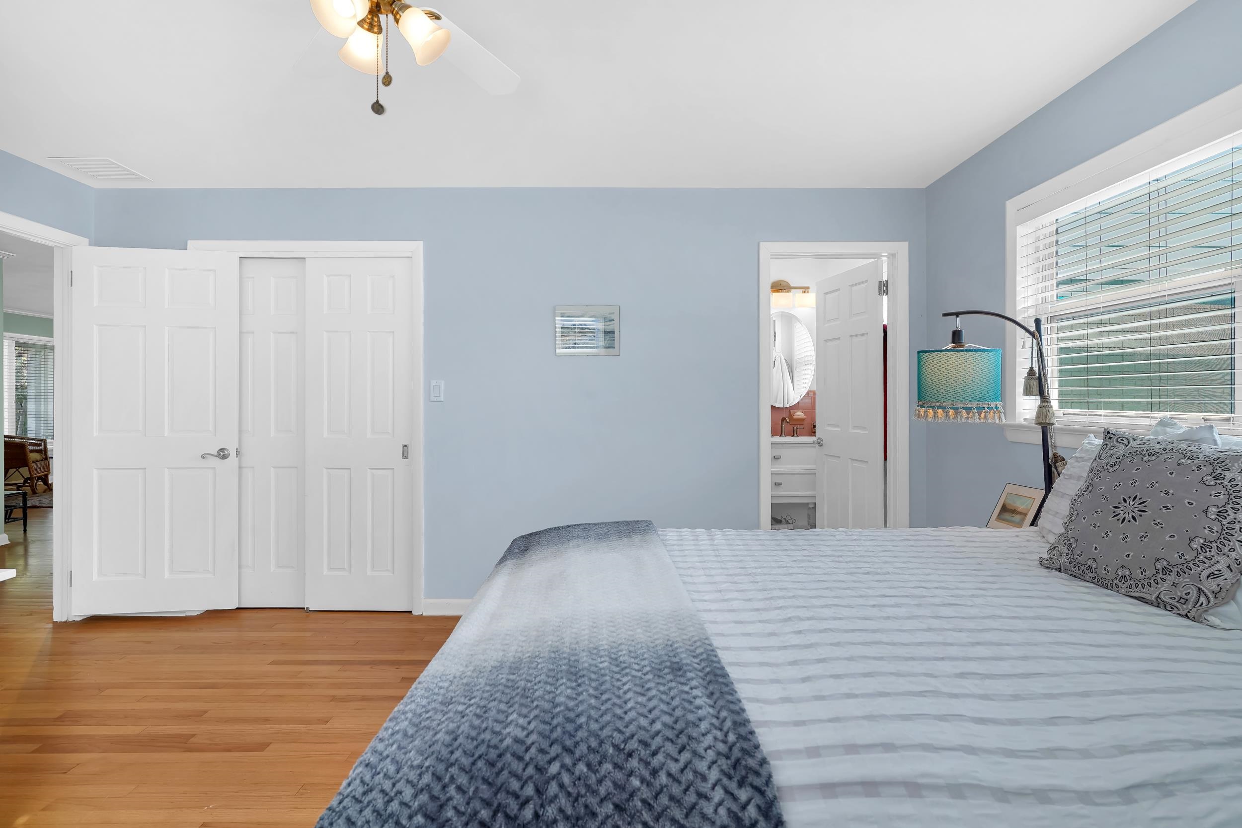 26 Dolphin Dr