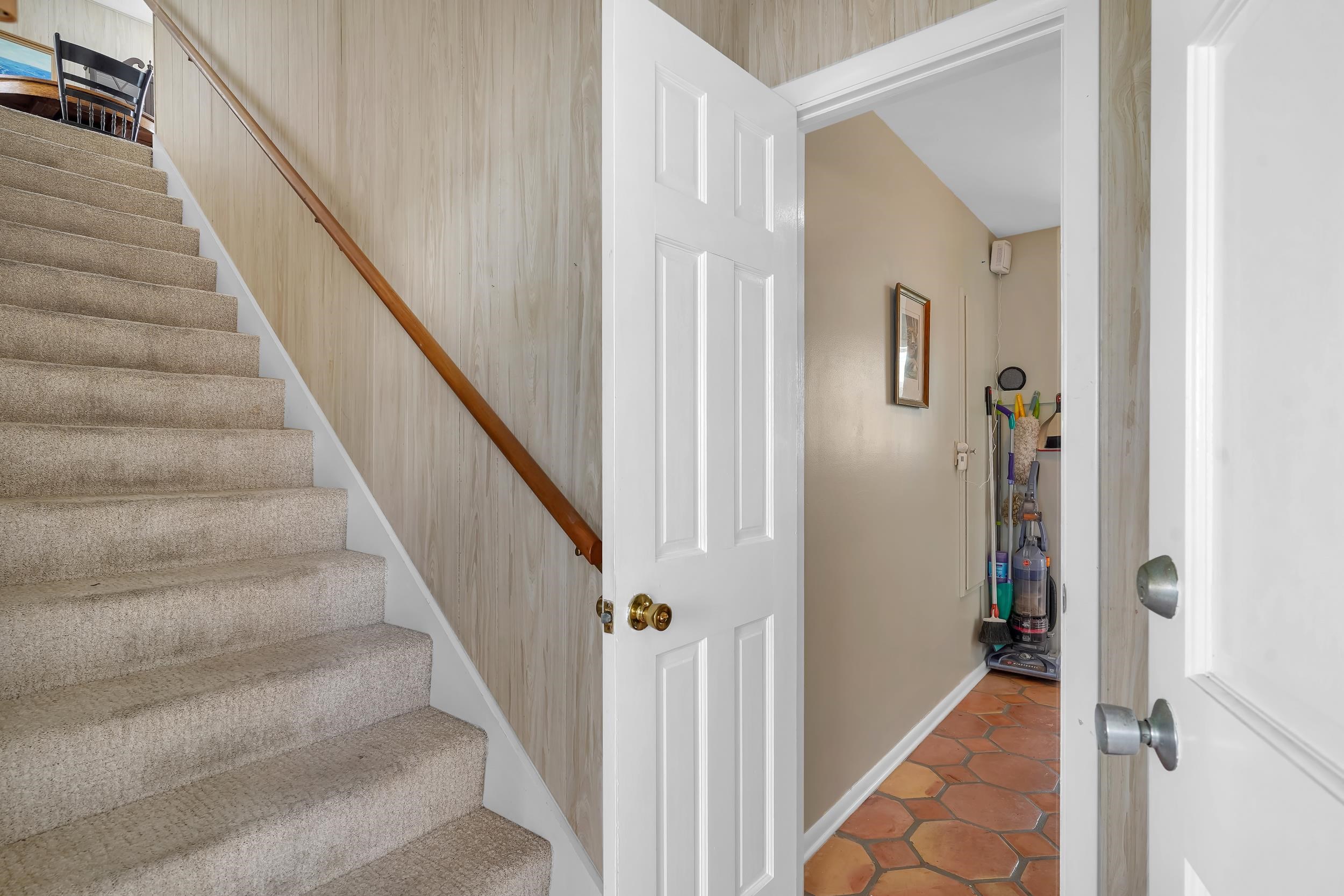 26 Dolphin Dr