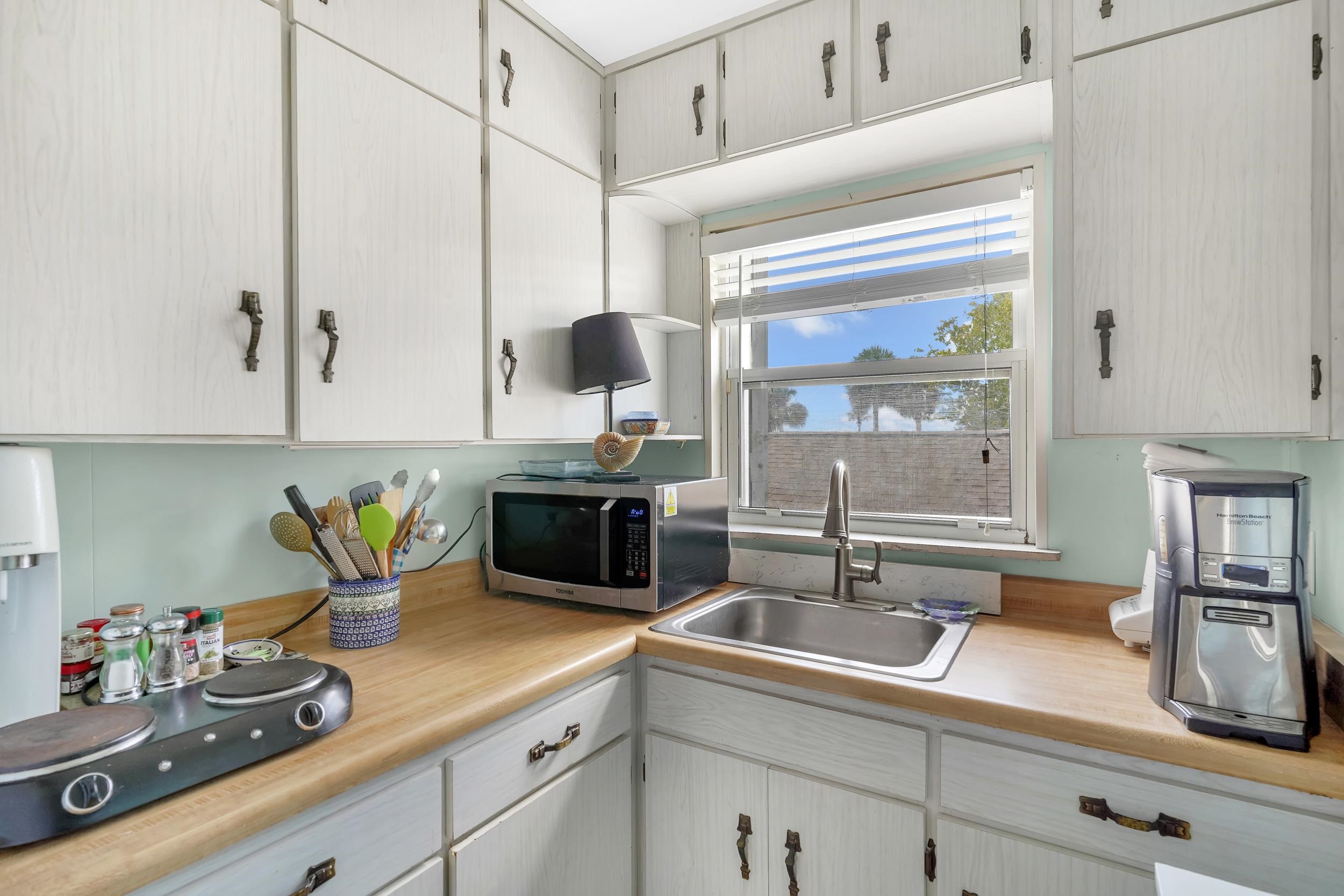 26 Dolphin Dr