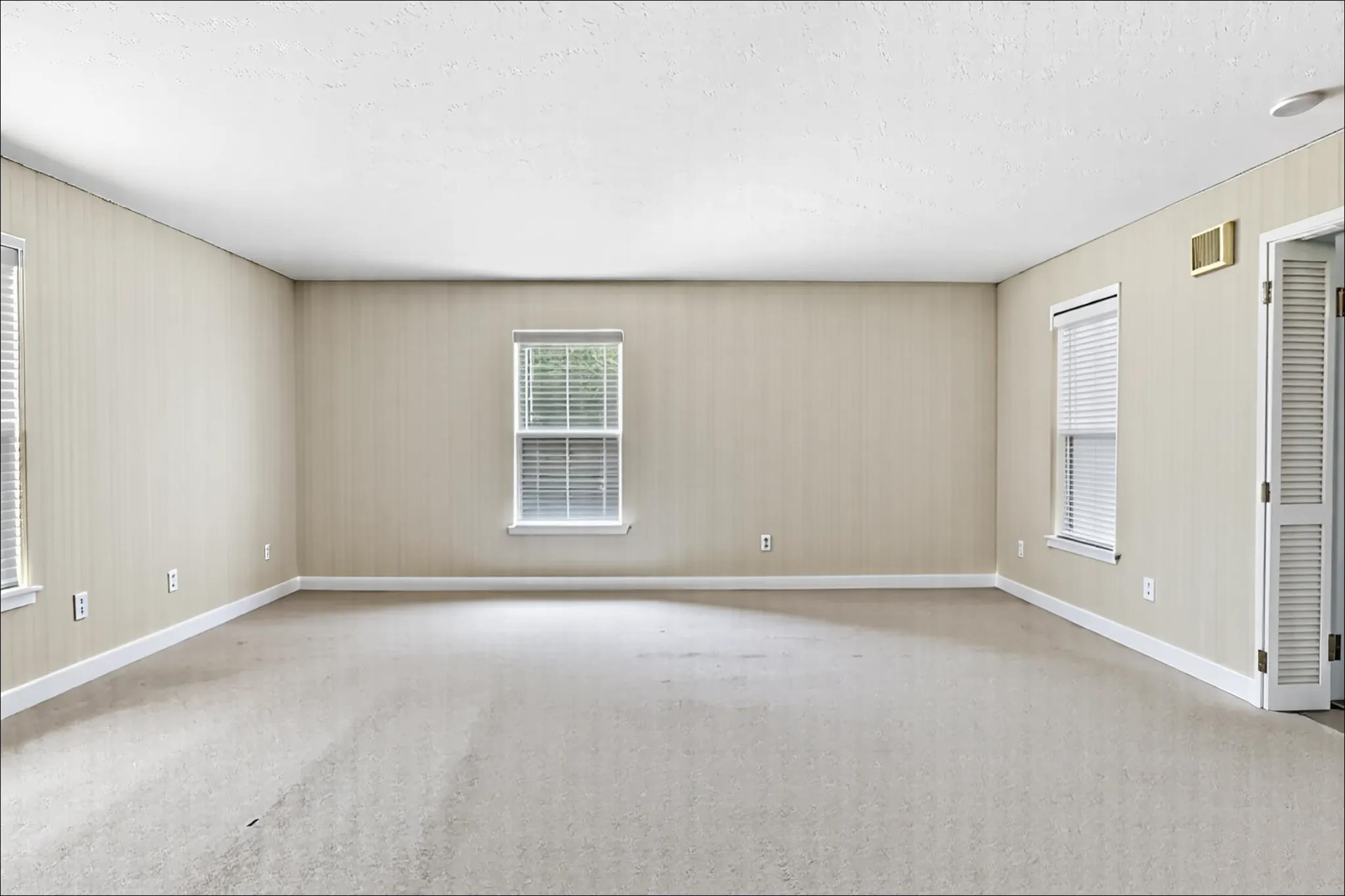 26 Dolphin Dr