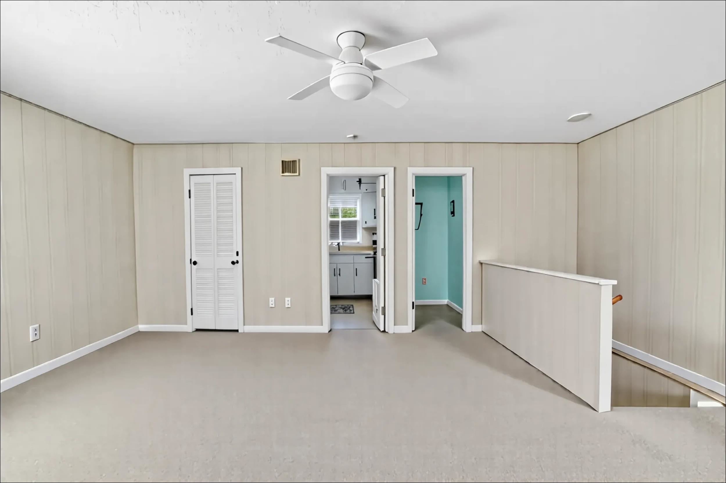 26 Dolphin Dr