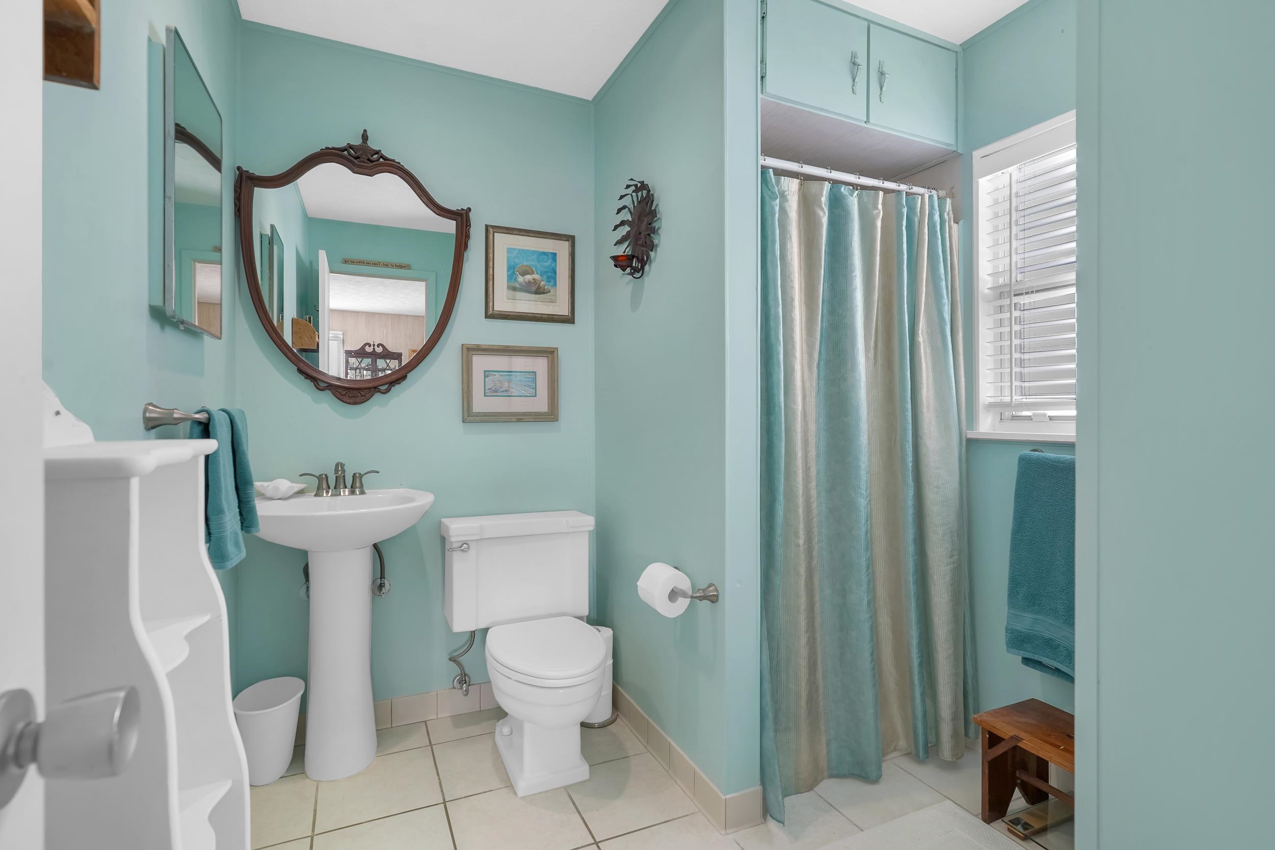 26 Dolphin Dr