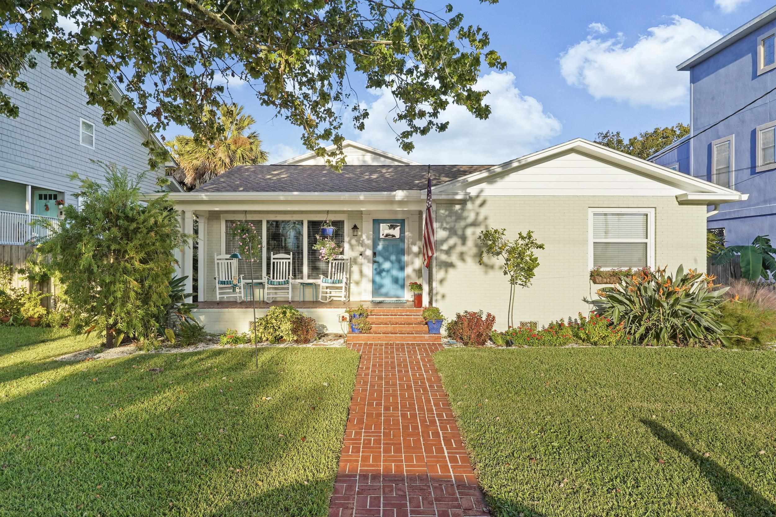 26 Dolphin Dr