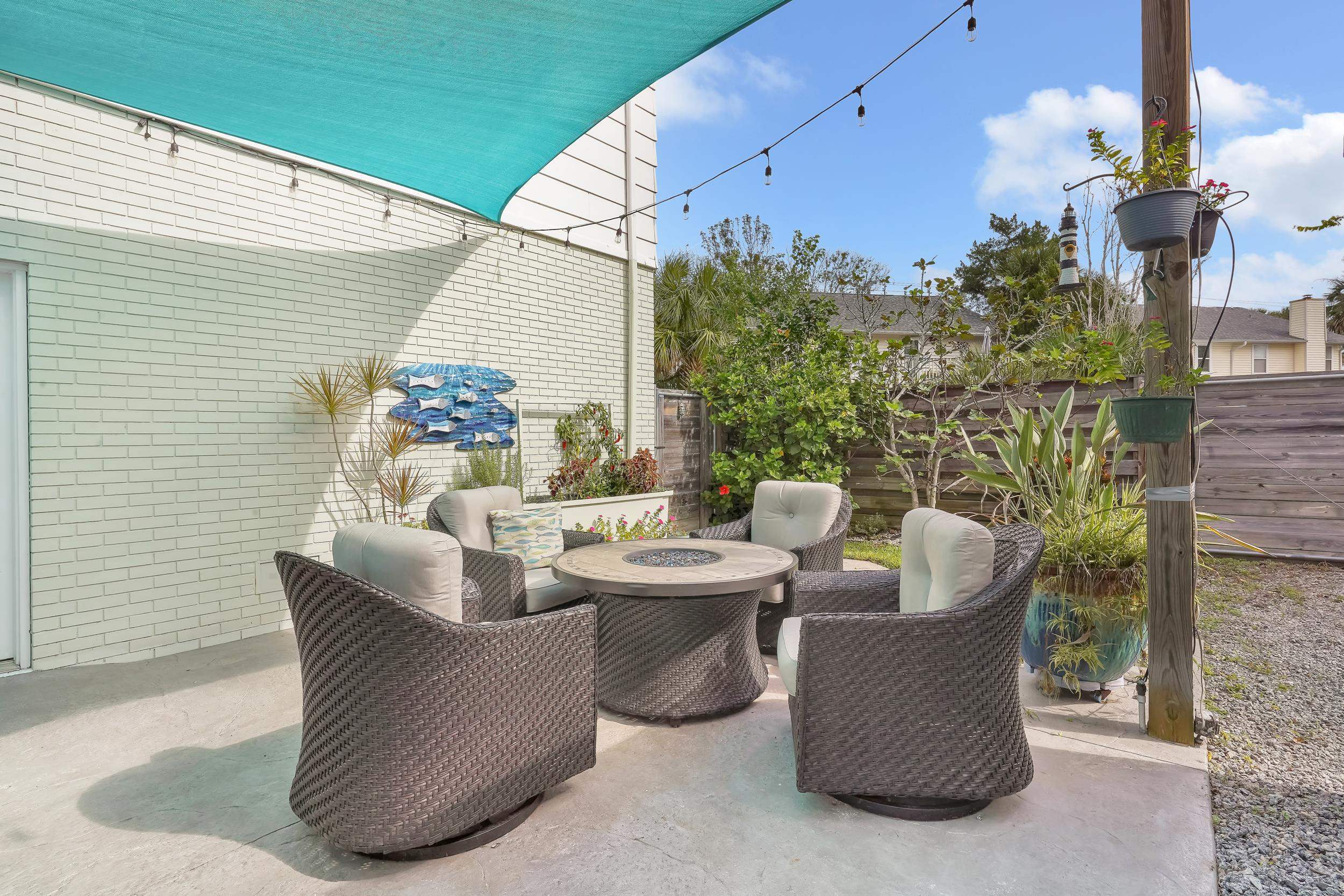 26 Dolphin Dr