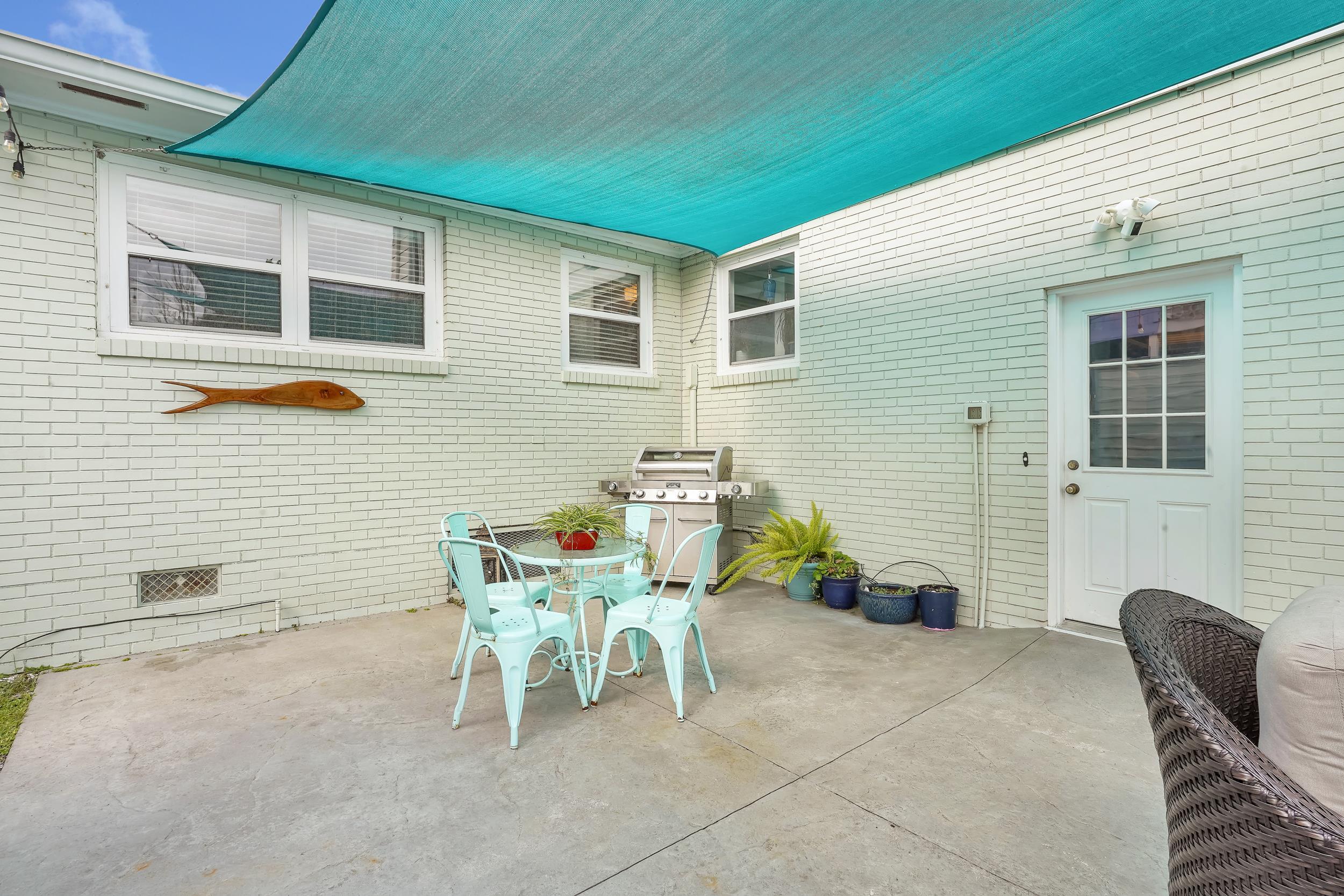 26 Dolphin Dr