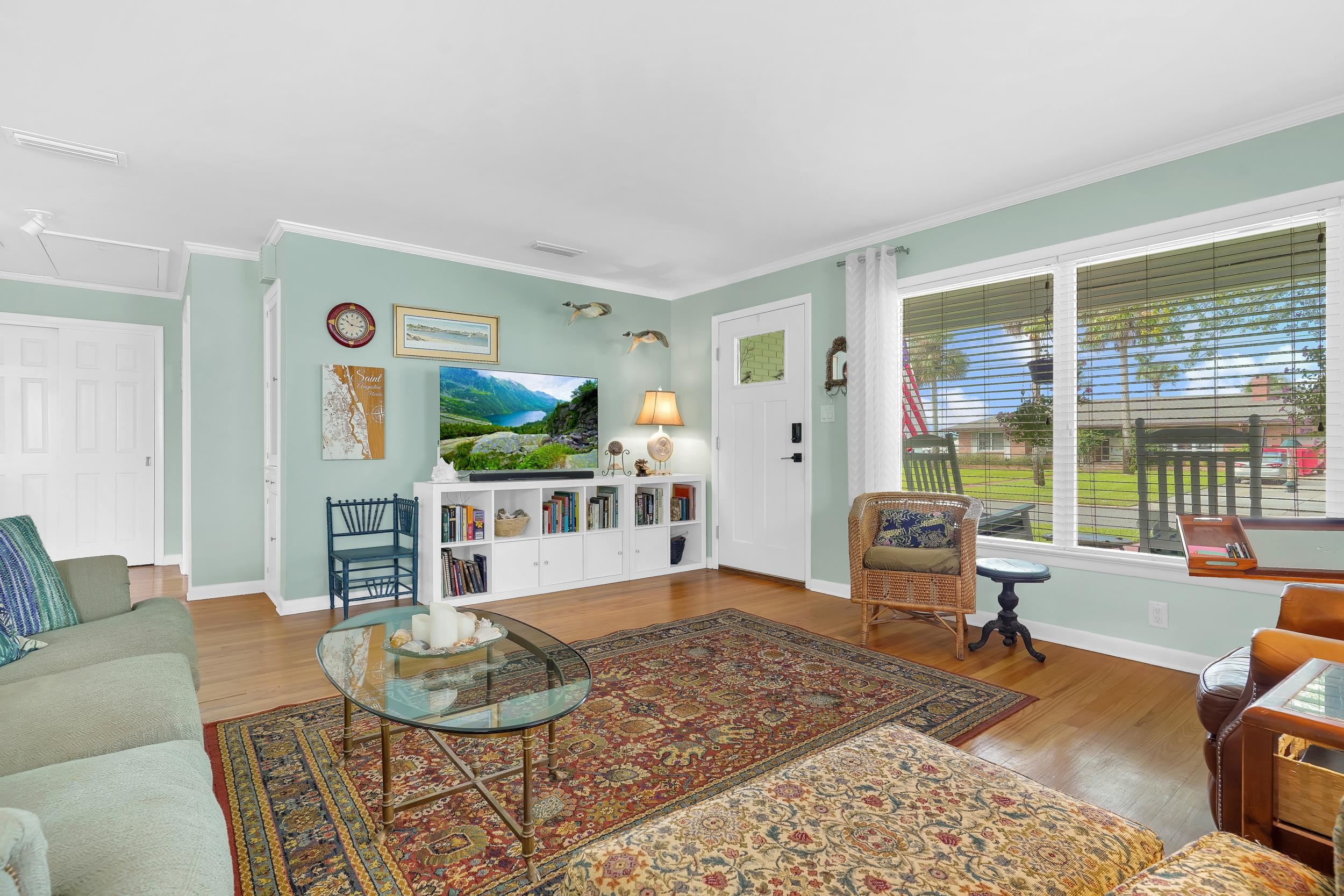 26 Dolphin Dr
