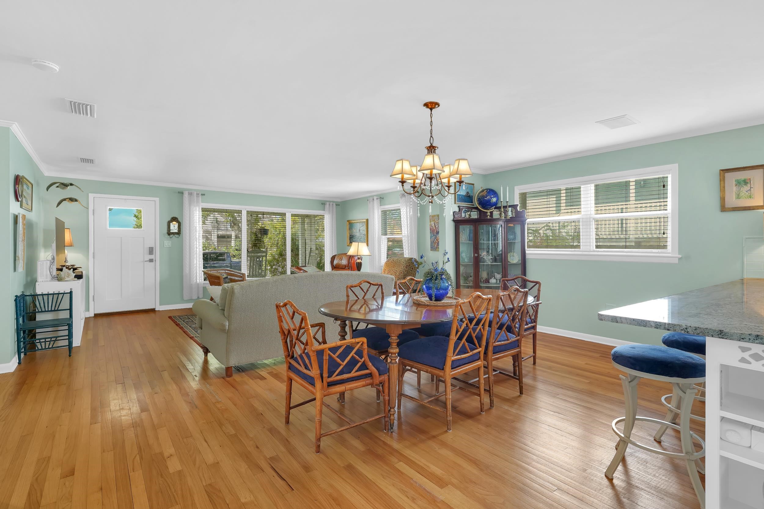 26 Dolphin Dr
