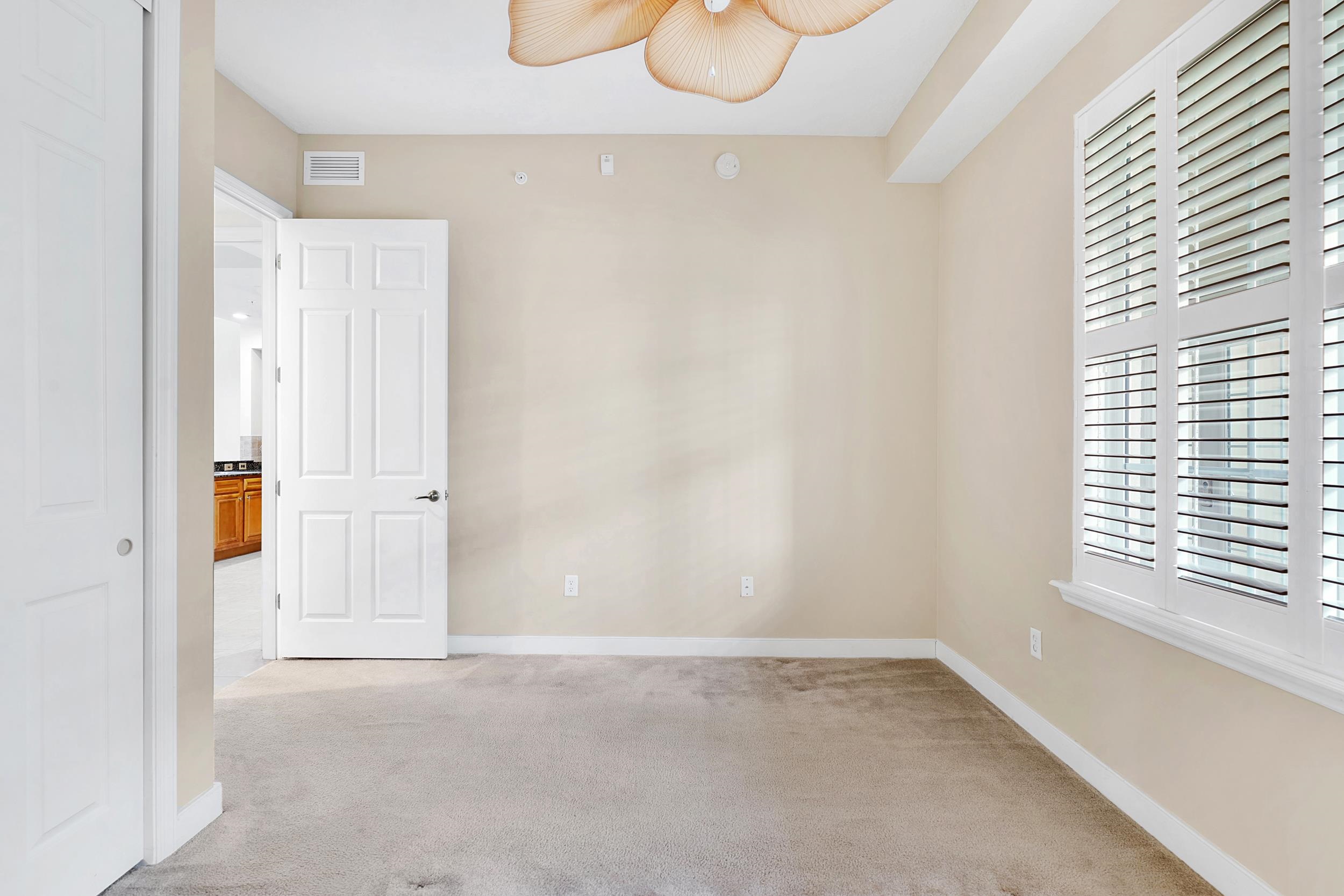 160 Pantano Cay Blvd