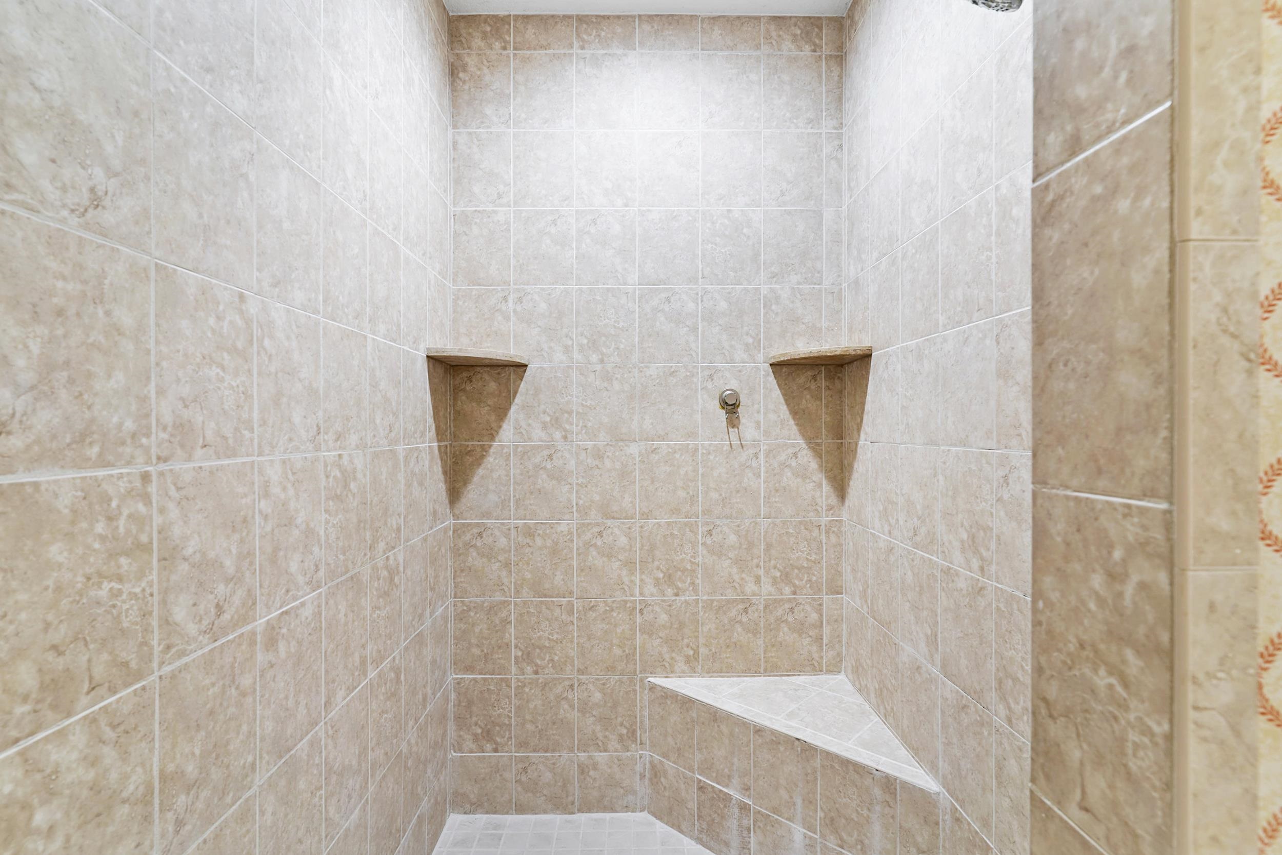 160 Pantano Cay Blvd