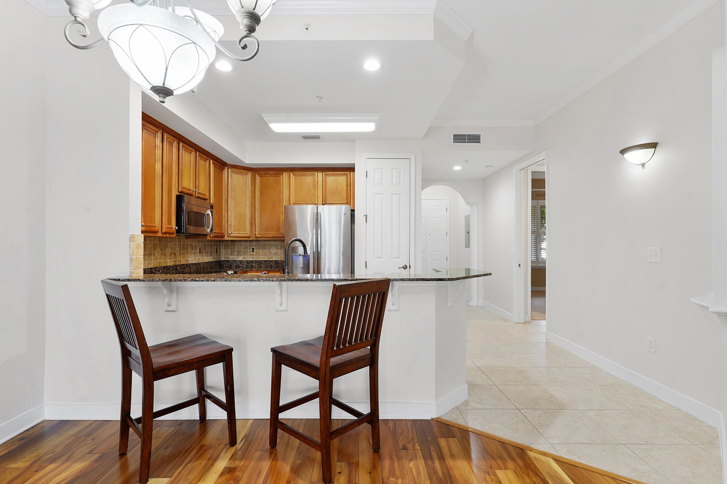 160 Pantano Cay Blvd